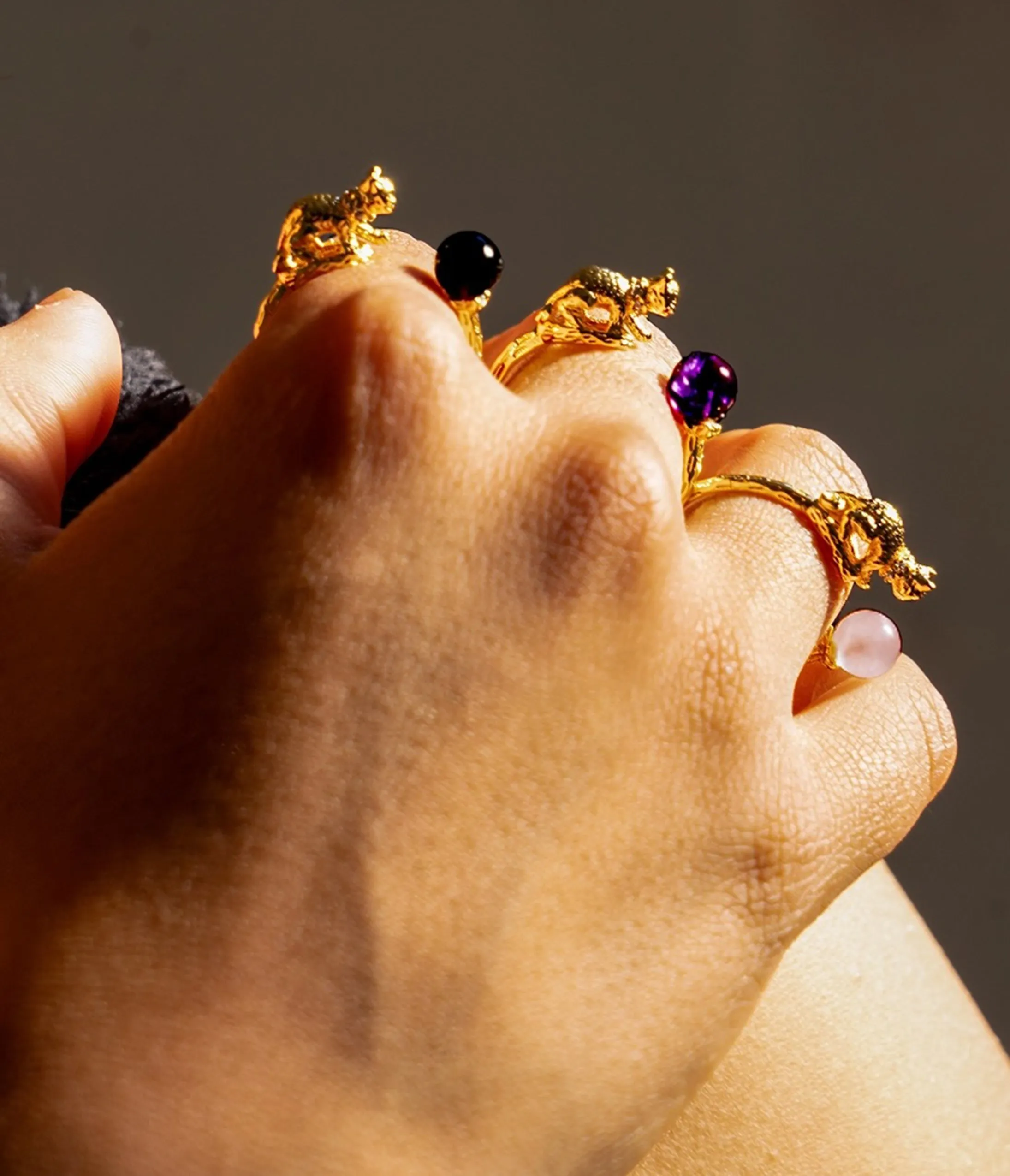 Onyx & Gold Cat's Cradle Ring sold by Unique Vintage product image thumbnail 2