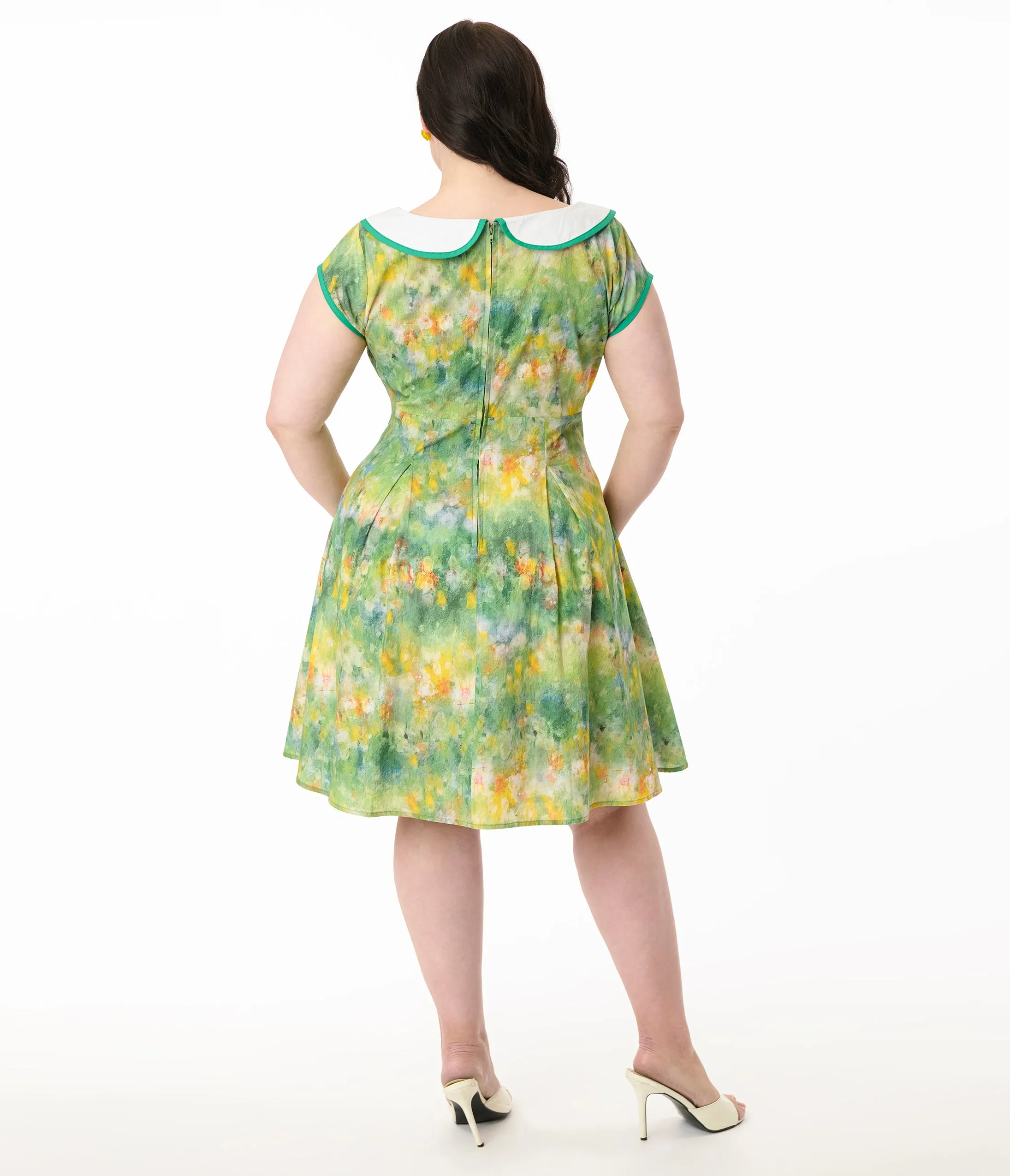 Smak Parlour Plus Size Green Painted Garden Fit & Flare Dress sold by Unique Vintage product image thumbnail 3