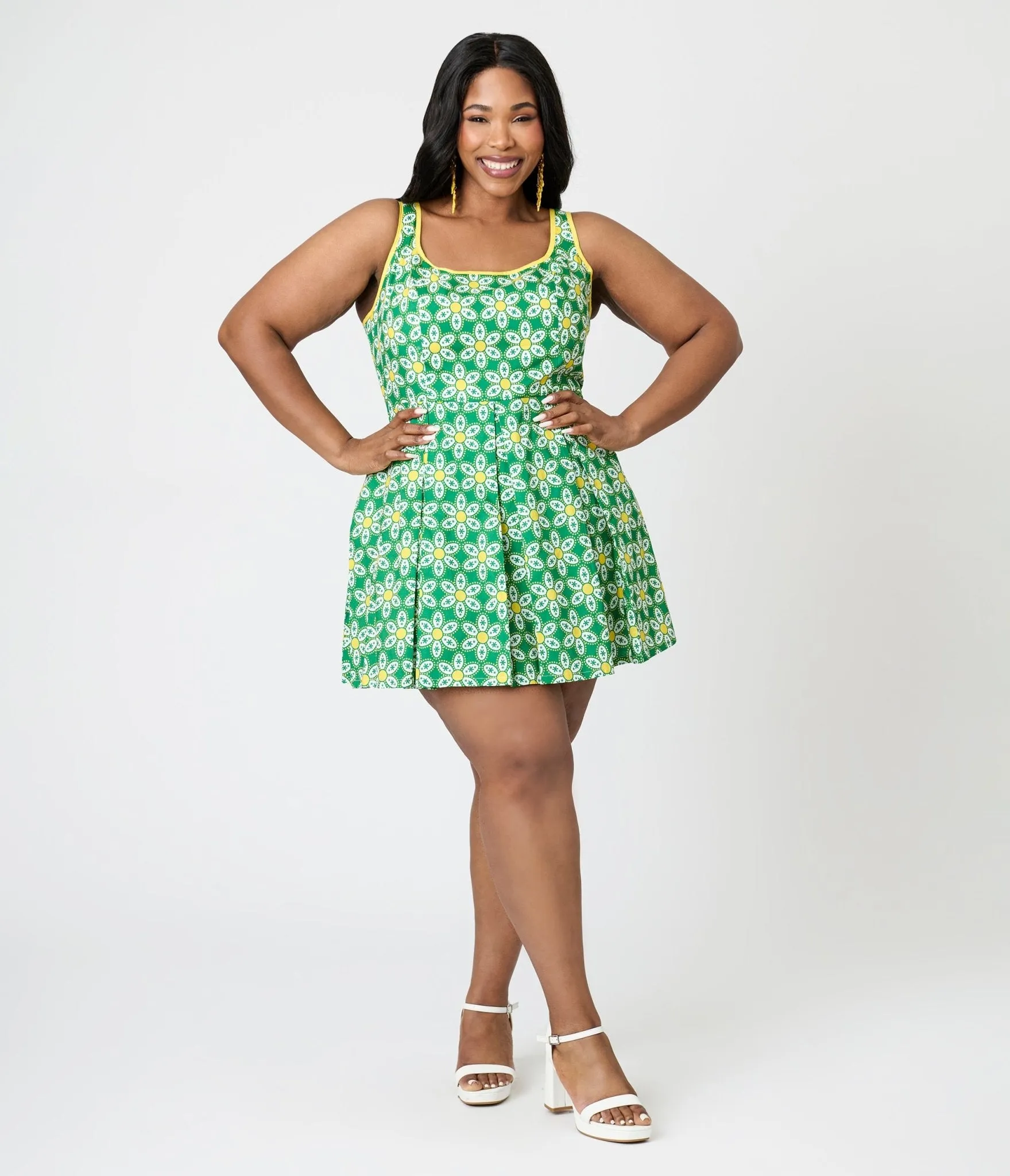 Smak Parlour Plus Size Green & Yellow Daisy Pleated Skirted Romper sold by Unique Vintage product image thumbnail 4