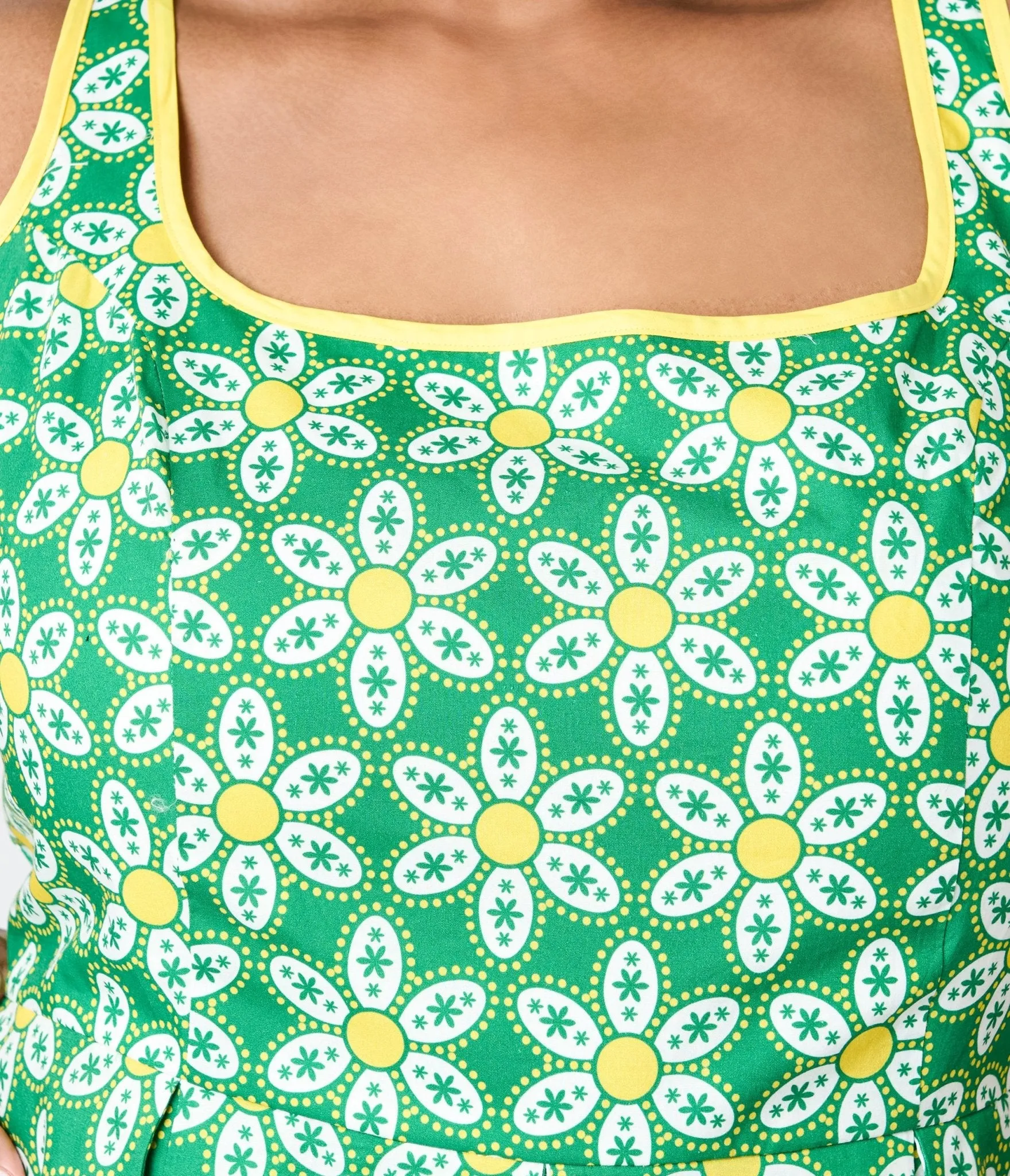 Smak Parlour Plus Size Green & Yellow Daisy Pleated Skirted Romper sold by Unique Vintage product image thumbnail 2