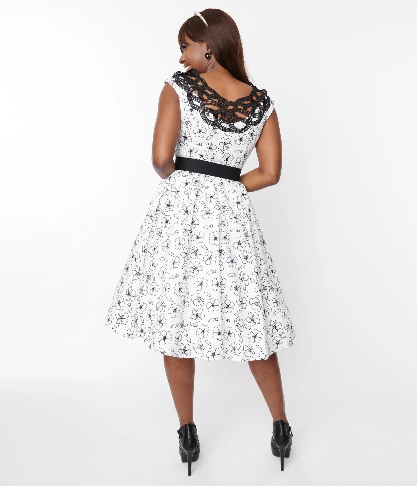 White & Black Floral Belted Swing Dress sold by Unique Vintage product image thumbnail 3