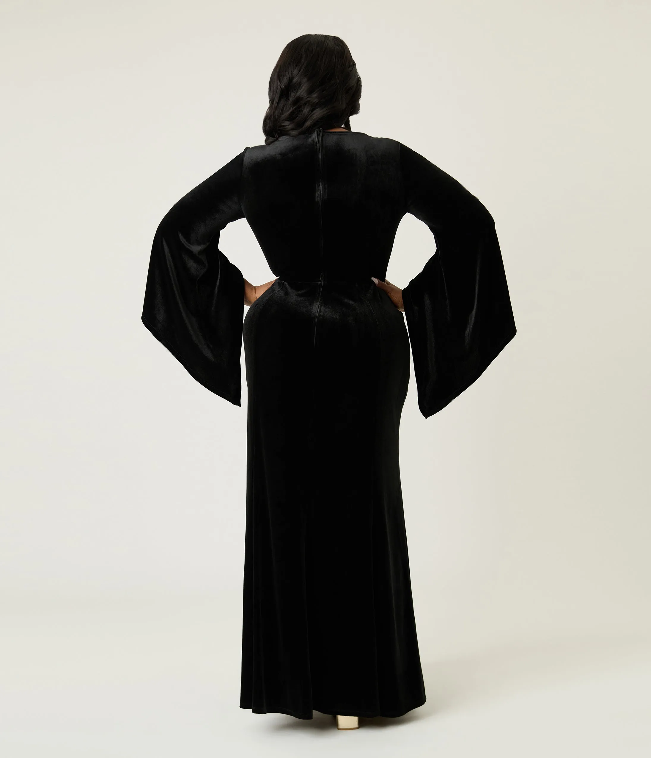 Elvira x Unique Vintage Plus Size Black Dagger Velvet Maxi Dress sold by Unique Vintage product image thumbnail 2