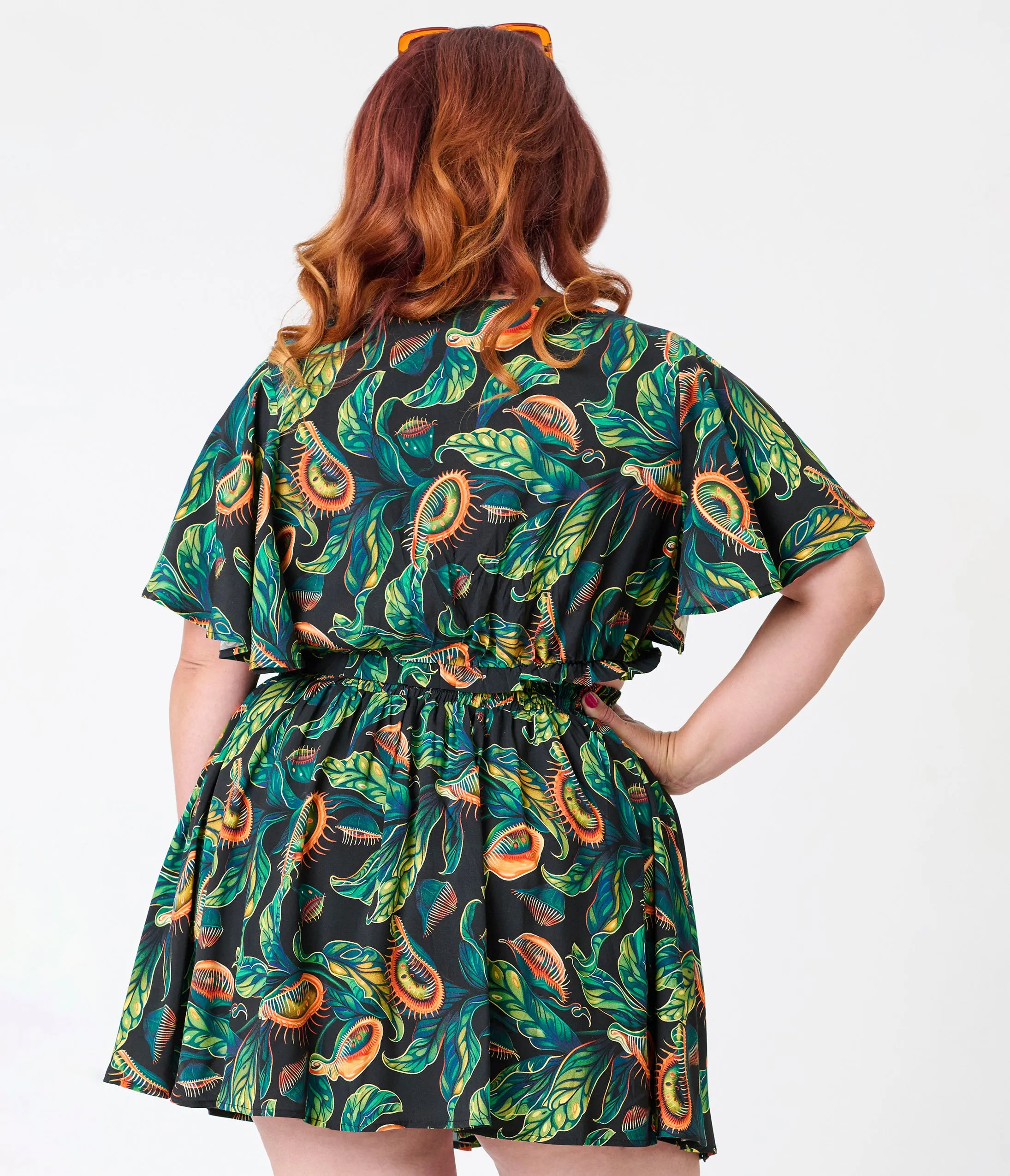 Unique Vintage Plus Size Black & Green Venus Flytrap Print Dottie Crop Top sold by Unique Vintage product image thumbnail 2