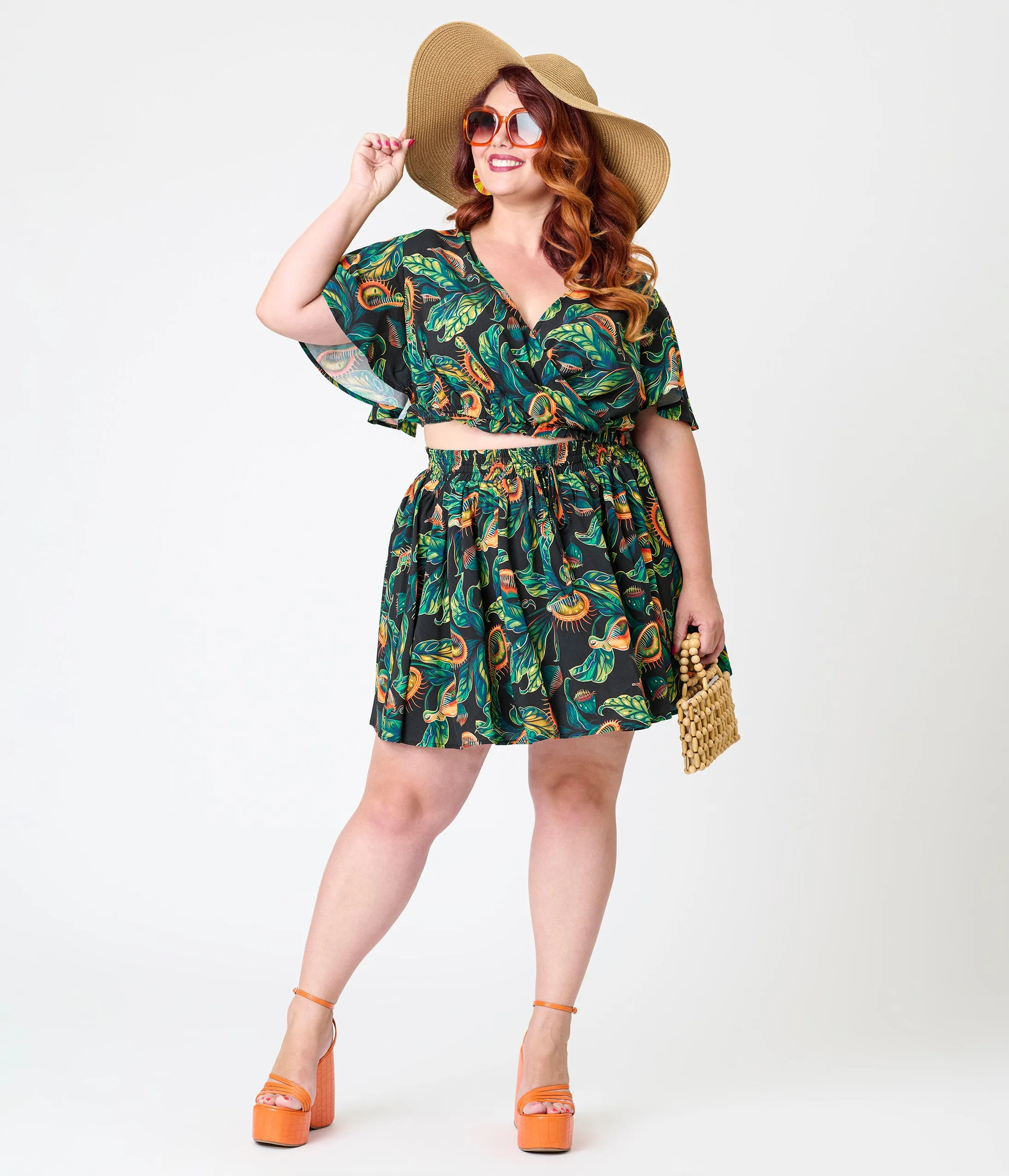 Unique Vintage Plus Size Black & Green Venus Flytrap Print Dottie Crop Top sold by Unique Vintage product image thumbnail 3