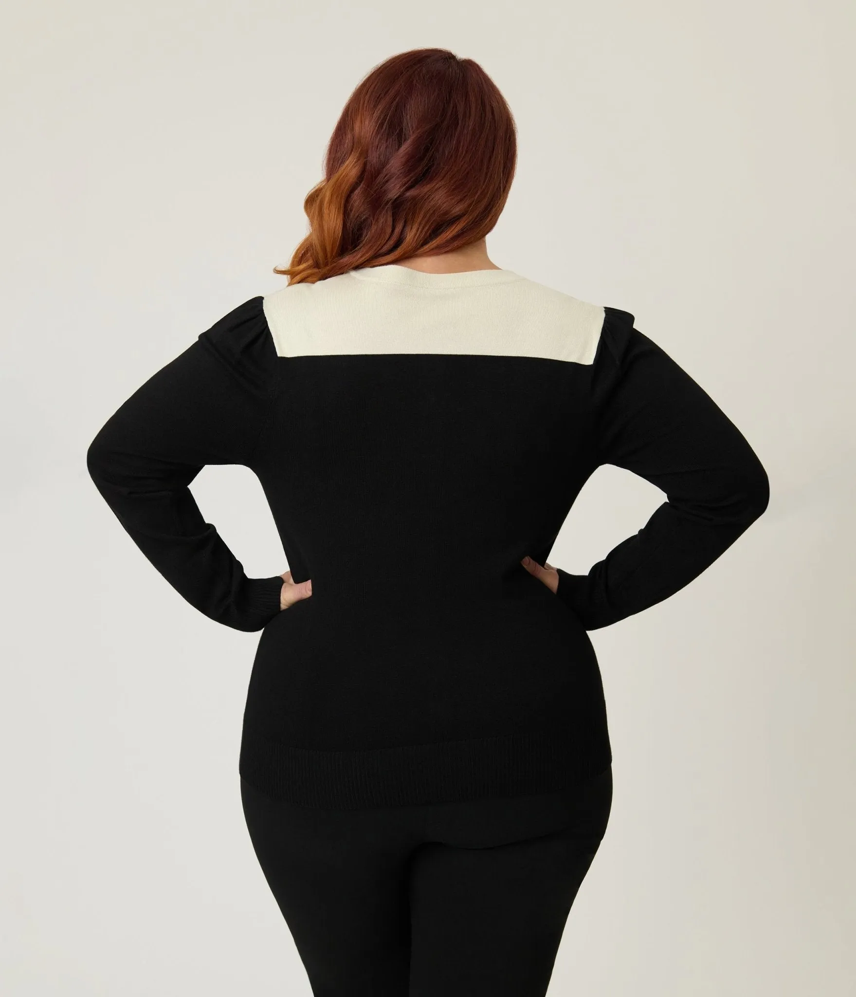 Smak Parlour Plus Size Black & Ivory Holly Embroidered Cardigan sold by Unique Vintage product image thumbnail 2