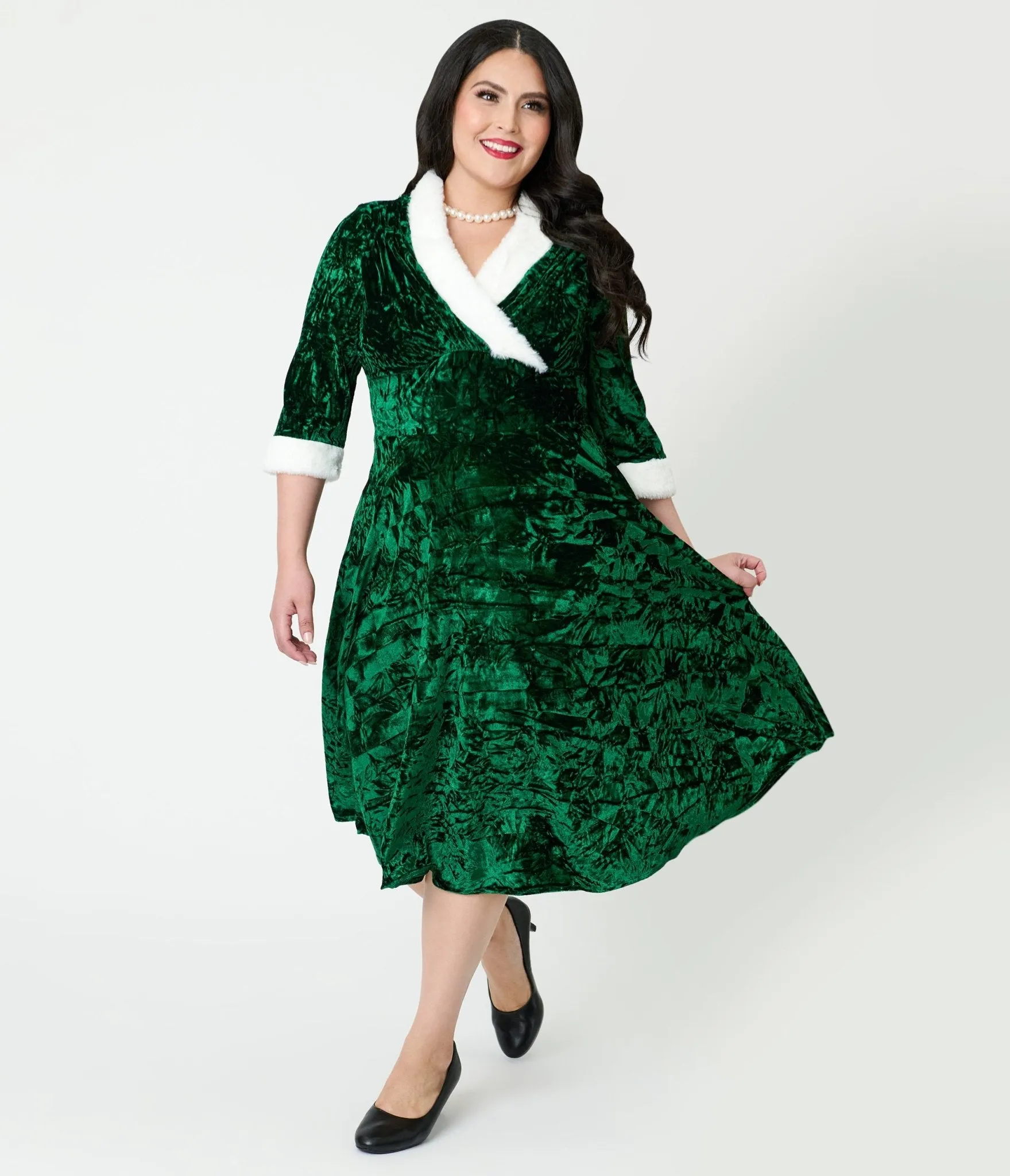 Unique Vintage Plus Size Emerald Crushed Velvet & White Fur Delores Swing Dress sold by Unique Vintage product image thumbnail 4