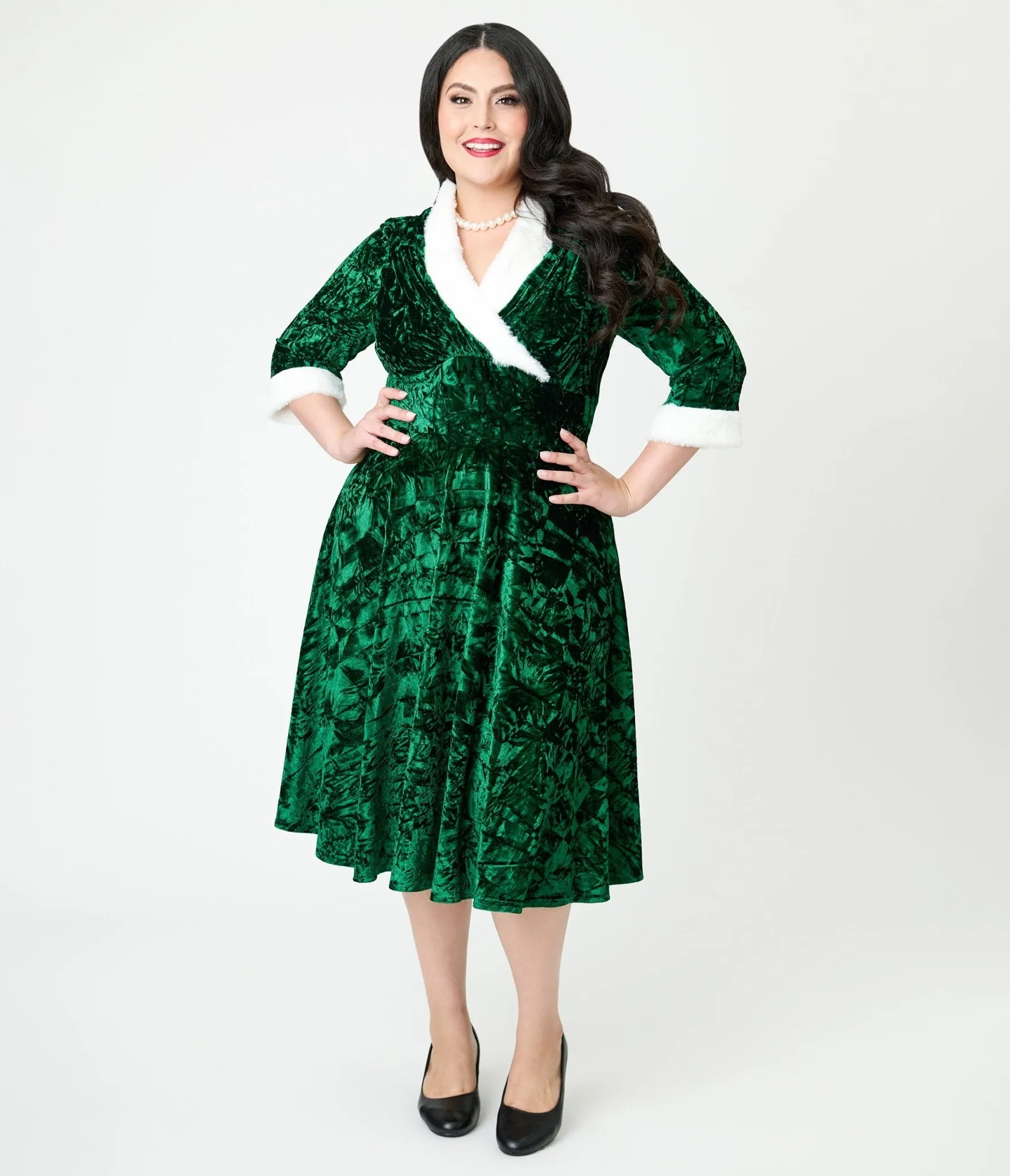 Unique Vintage Plus Size Emerald Crushed Velvet & White Fur Delores Swing Dress sold by Unique Vintage product image thumbnail 3