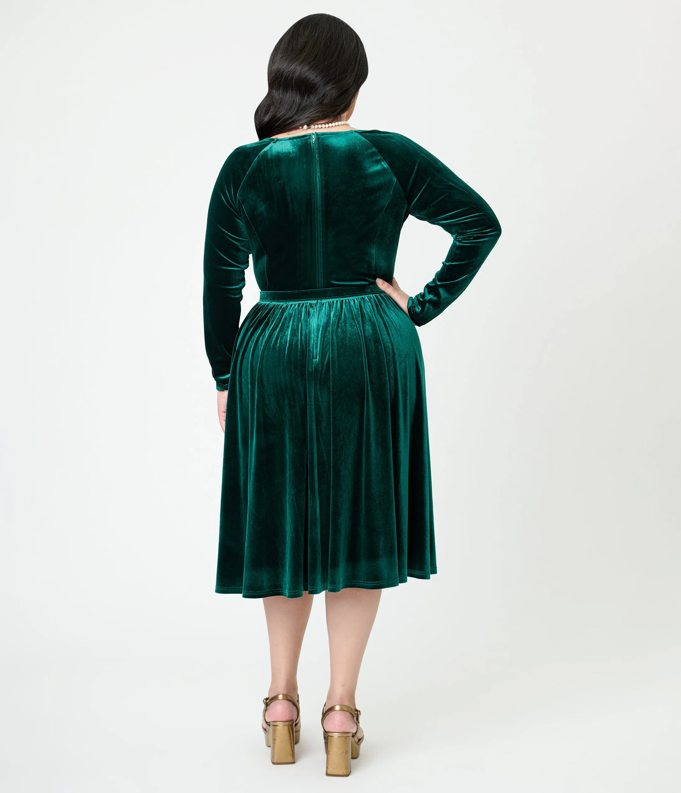 Unique Vintage Plus Size Emerald Velvet Sweetheart Swing Dress sold by Unique Vintage product image thumbnail 2