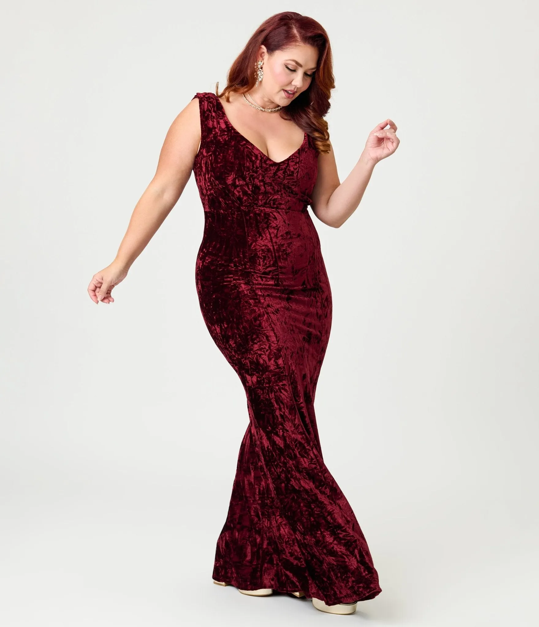 Unique Vintage Plus Size Burgundy Textured Velvet Goldwyn Gown sold by Unique Vintage product image thumbnail 3