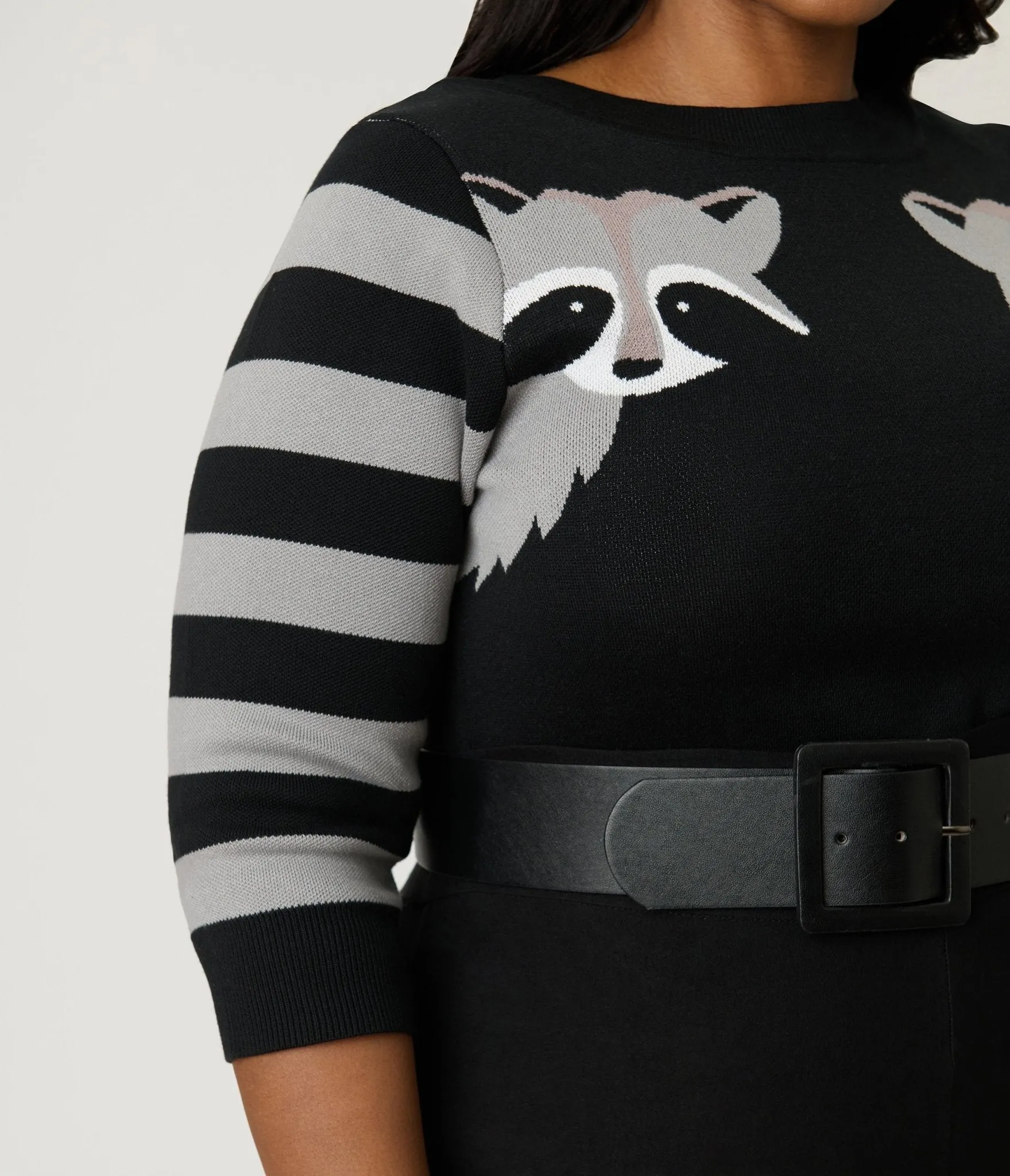 Unique Vintage Plus Size Black & Raccoon Sleeve Minou Sweater sold by Unique Vintage product image thumbnail 4