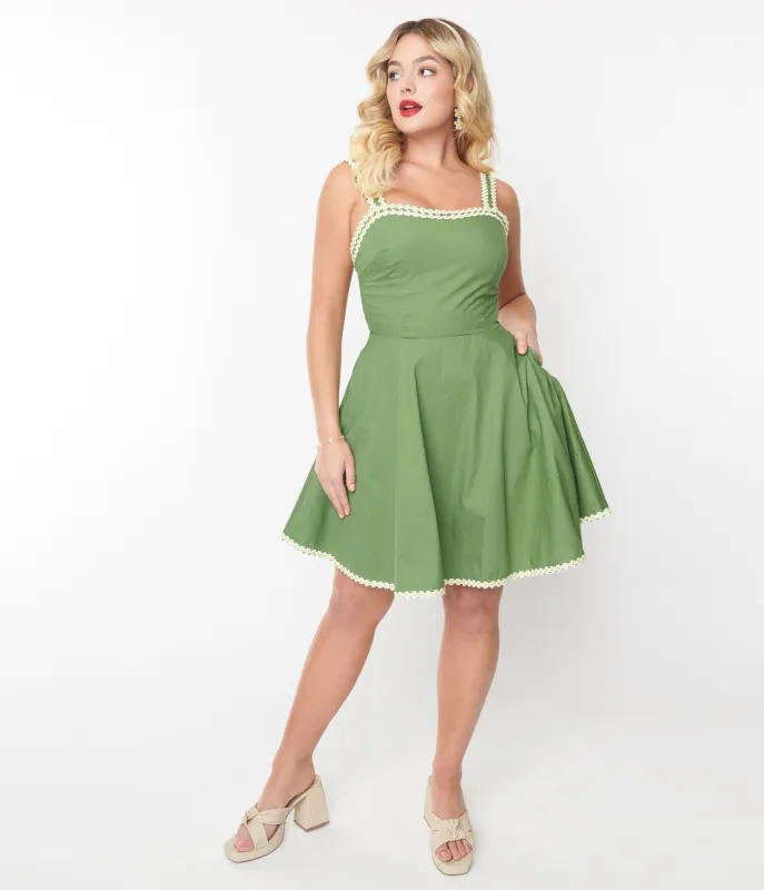 Smak Parlour Green & Daisy Trim Sweetheart Flare Dress sold by Unique Vintage