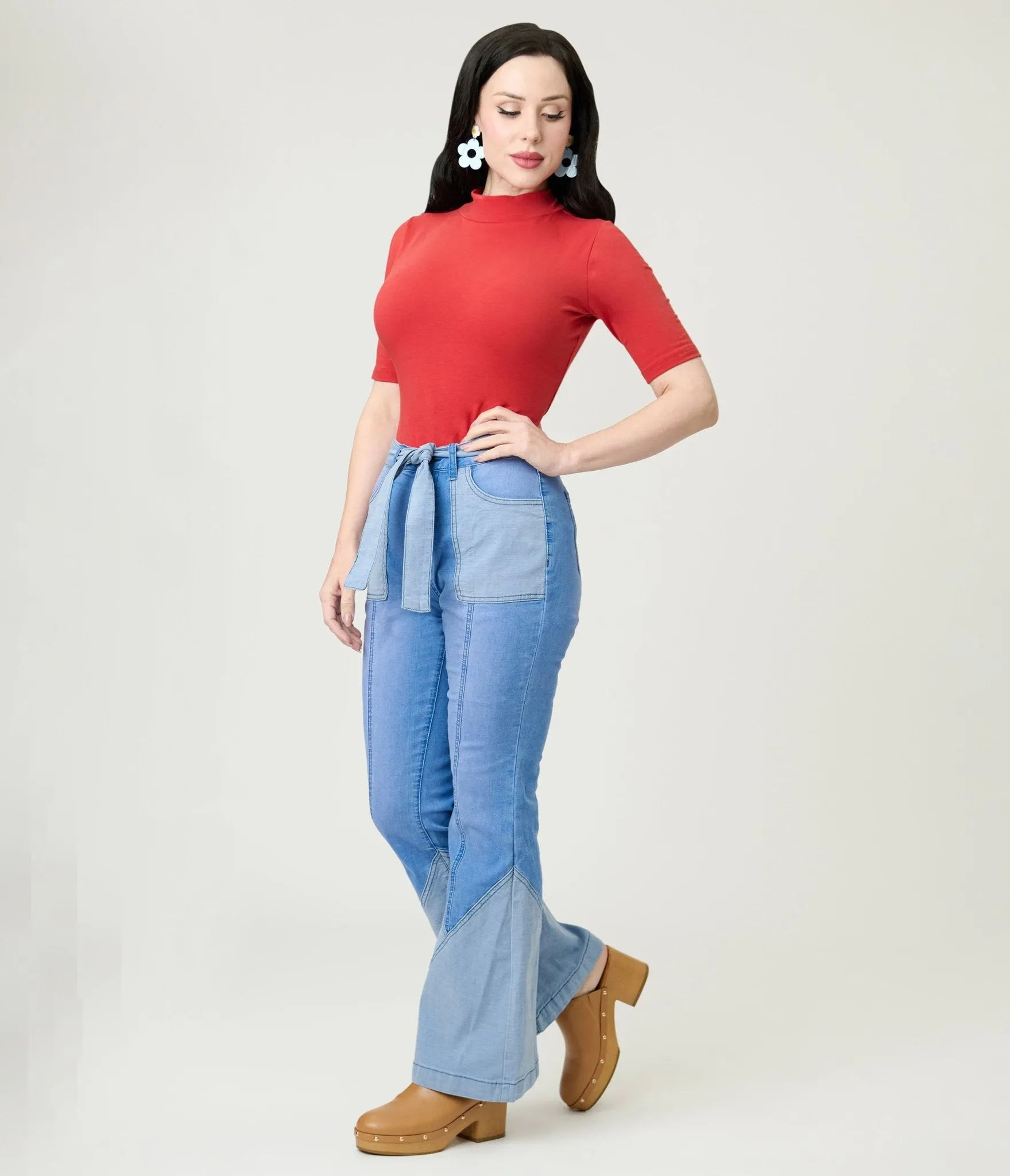 High Rise Light Wash Flare Jeans sold by Unique Vintage product image thumbnail 4
