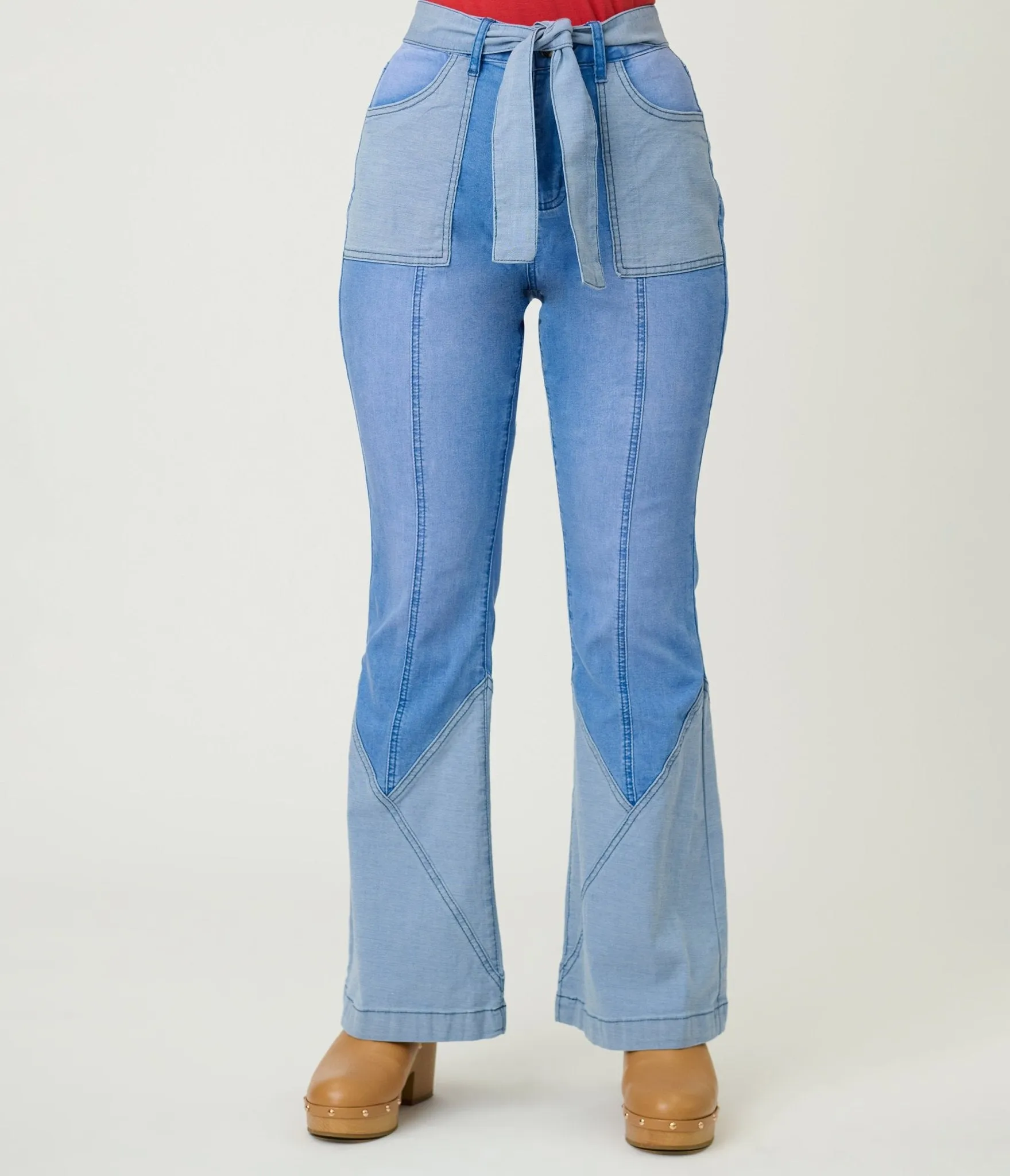 High Rise Light Wash Flare Jeans sold by Unique Vintage product image thumbnail 2
