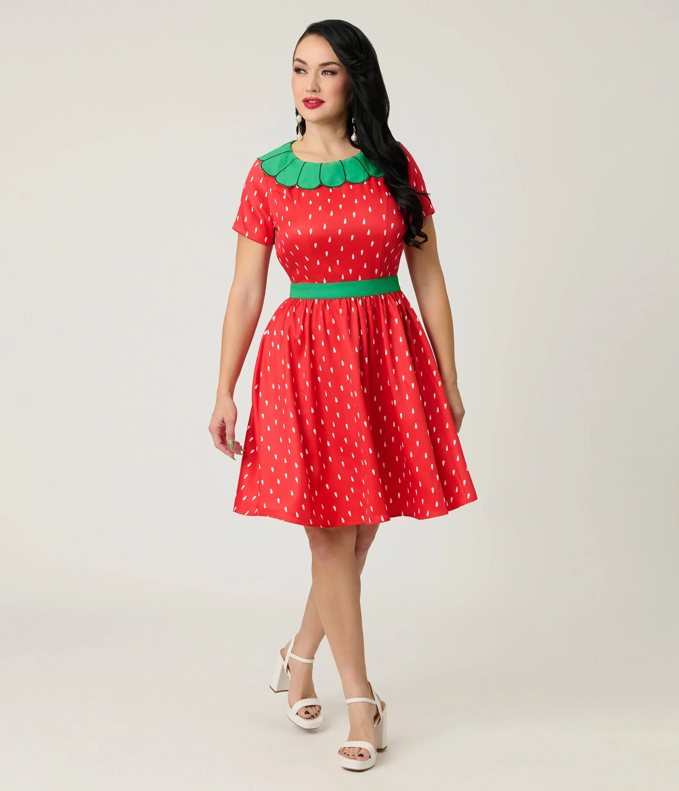 Smak Parlour Red & Green Petal Collar Flare Dress sold by Unique Vintage product image thumbnail 3