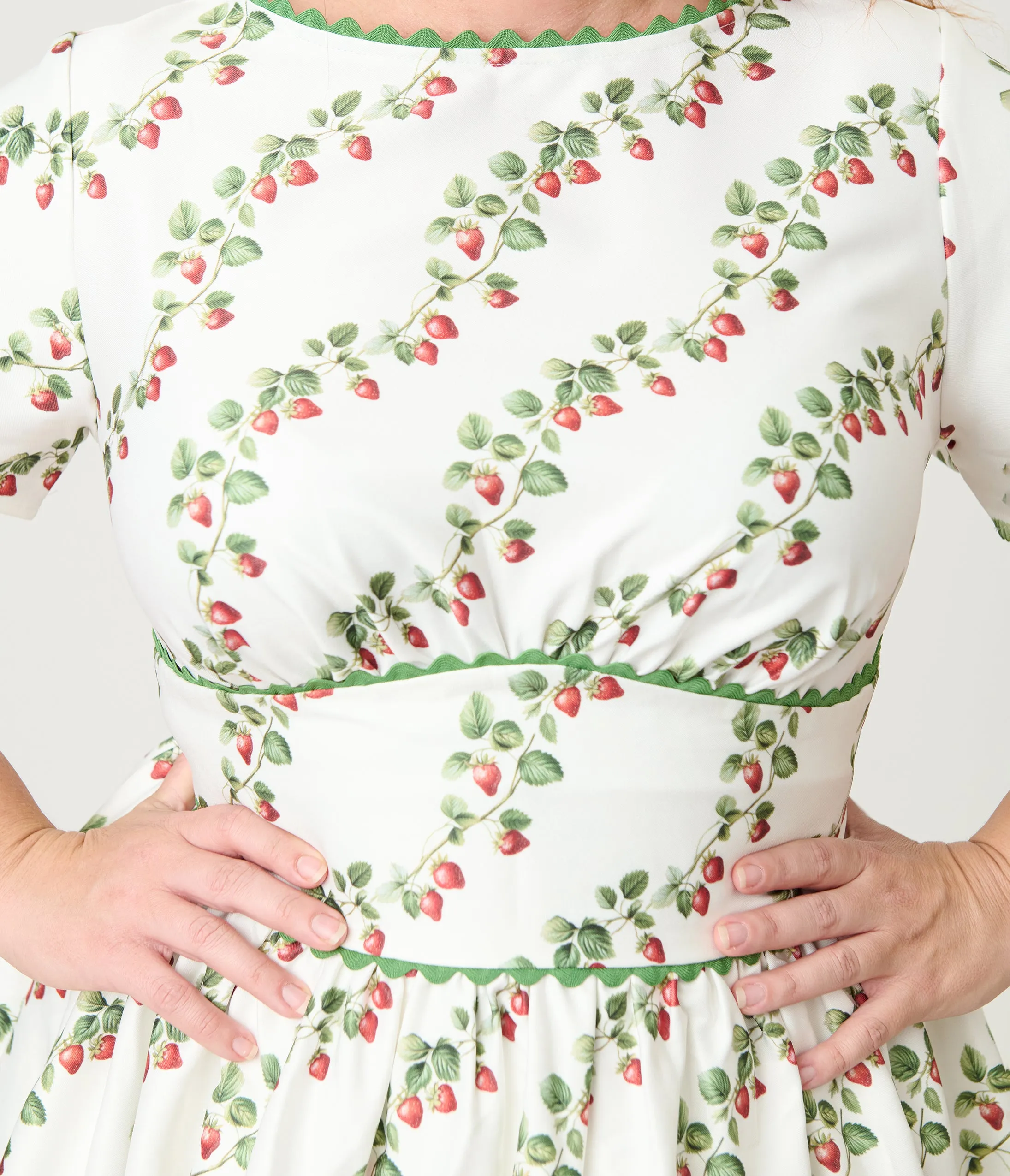 Unique Vintage Plus Size Strawberry Vine Print Swing Dress sold by Unique Vintage product image thumbnail 4