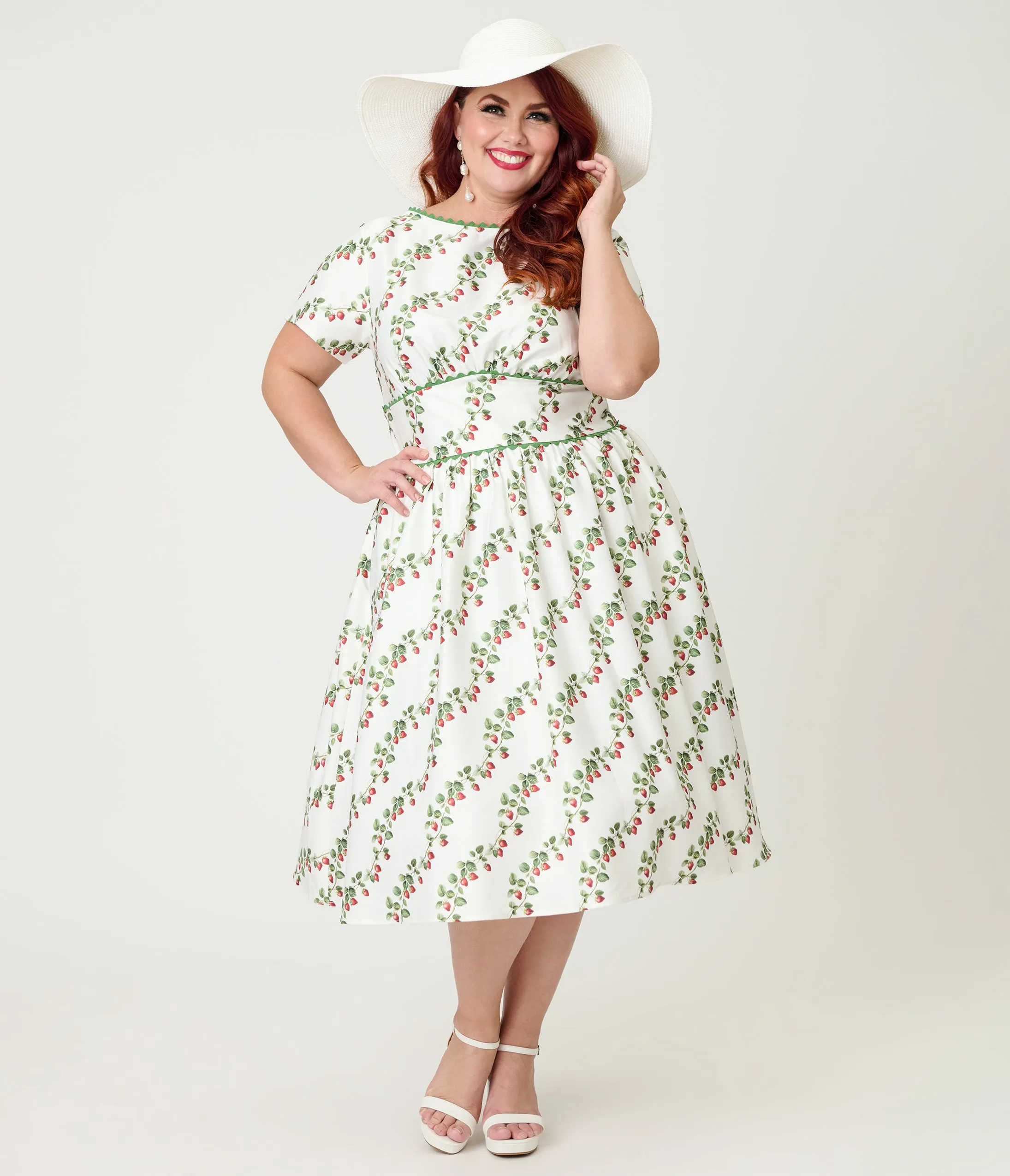 Unique Vintage Plus Size Strawberry Vine Print Swing Dress sold by Unique Vintage product image thumbnail 3