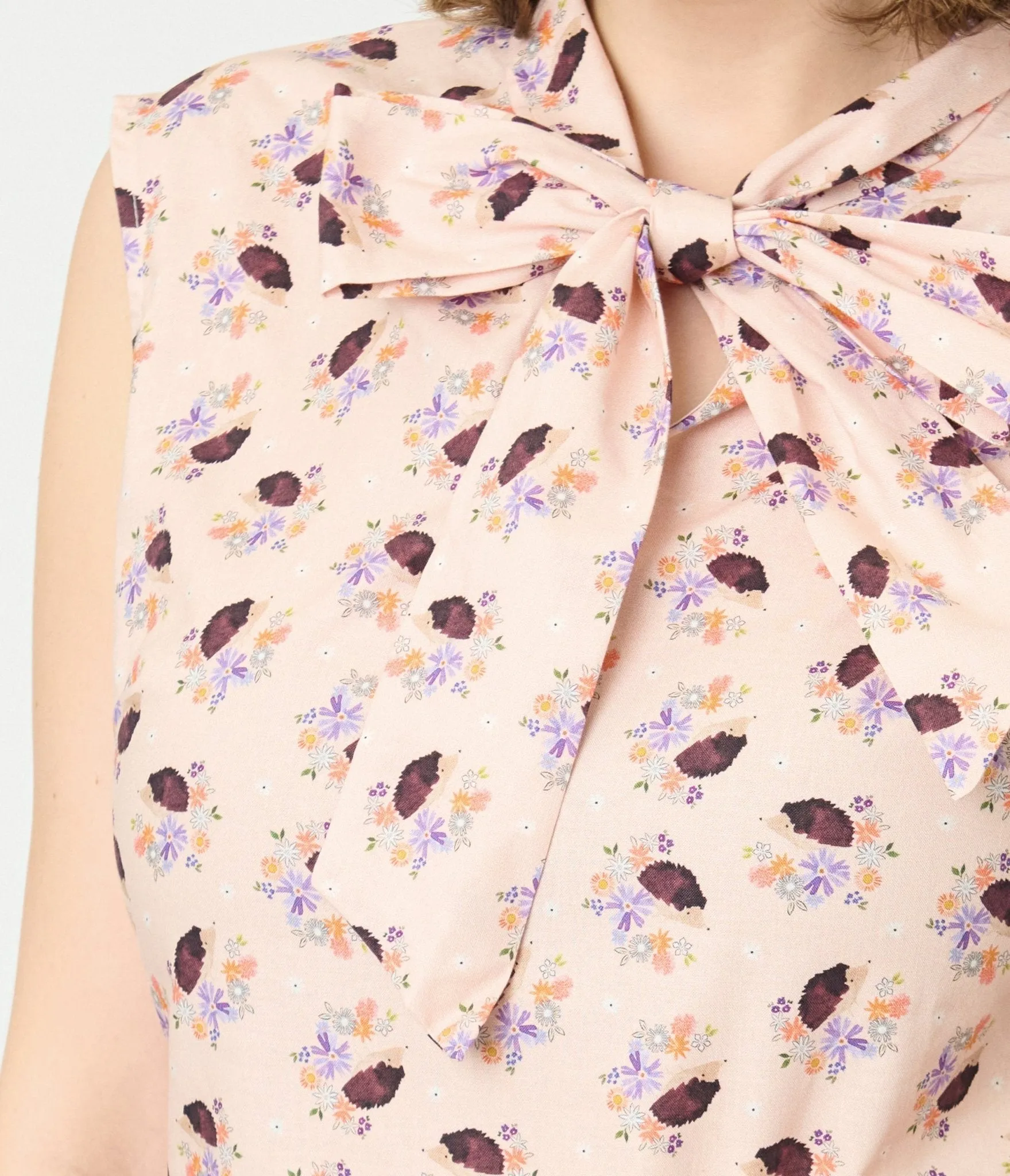 Retrolicious Peach Hedgehog Cotton Bow Blouse sold by Unique Vintage product image thumbnail 4