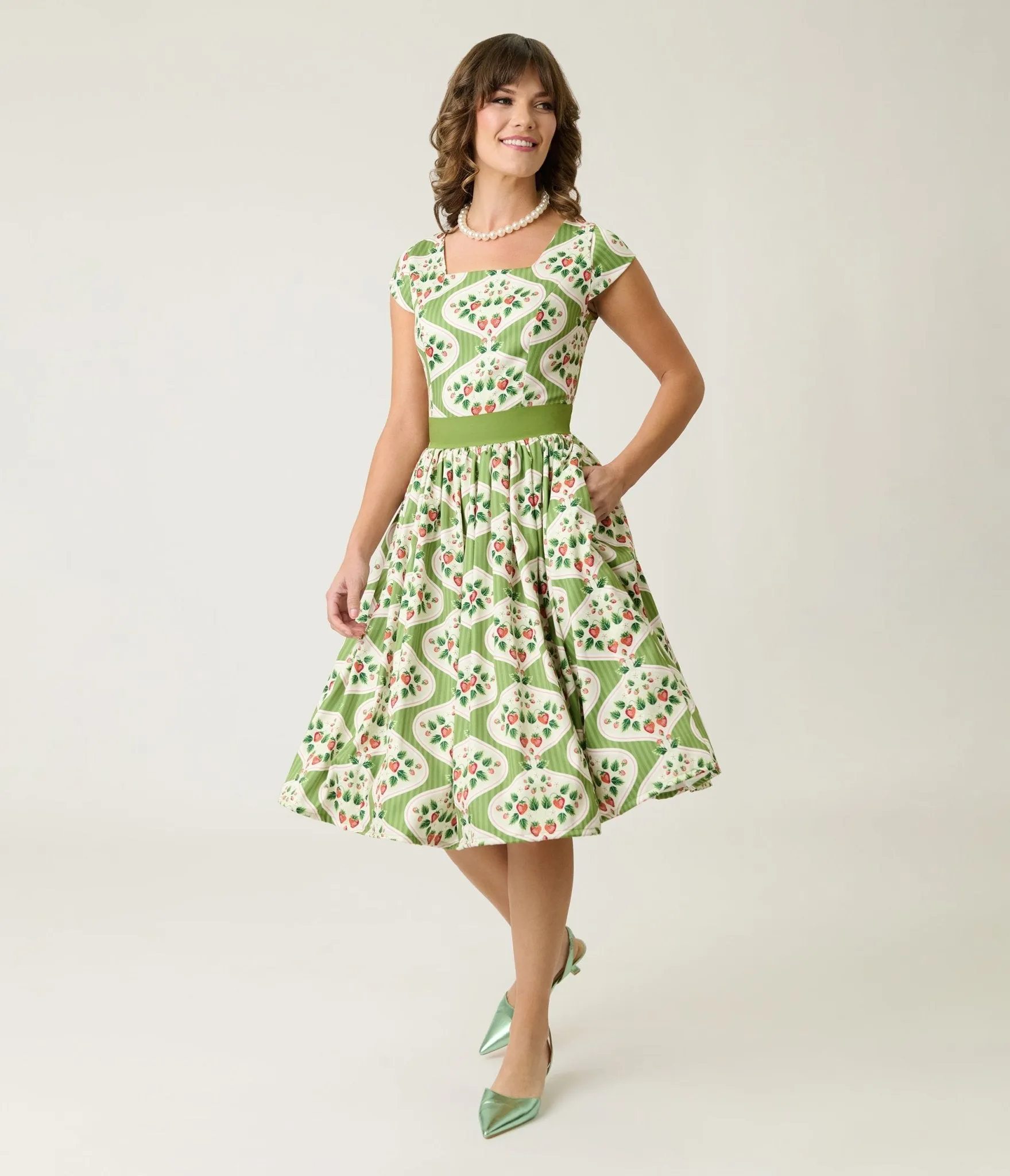 Magnolia Place Strawberry Wallpaper Anna Swing Dress sold by Unique Vintage product image thumbnail 3