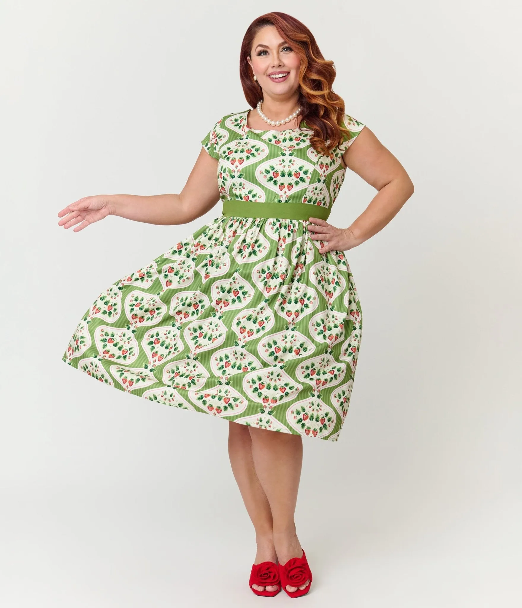 Magnolia Place Plus Size Strawberry Wallpaper Anna Swing Dress sold by Unique Vintage product image thumbnail 4