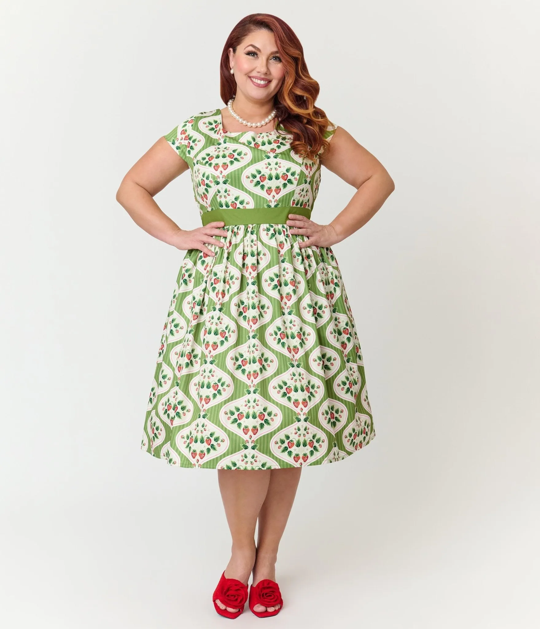 Magnolia Place Plus Size Strawberry Wallpaper Anna Swing Dress sold by Unique Vintage product image thumbnail 3