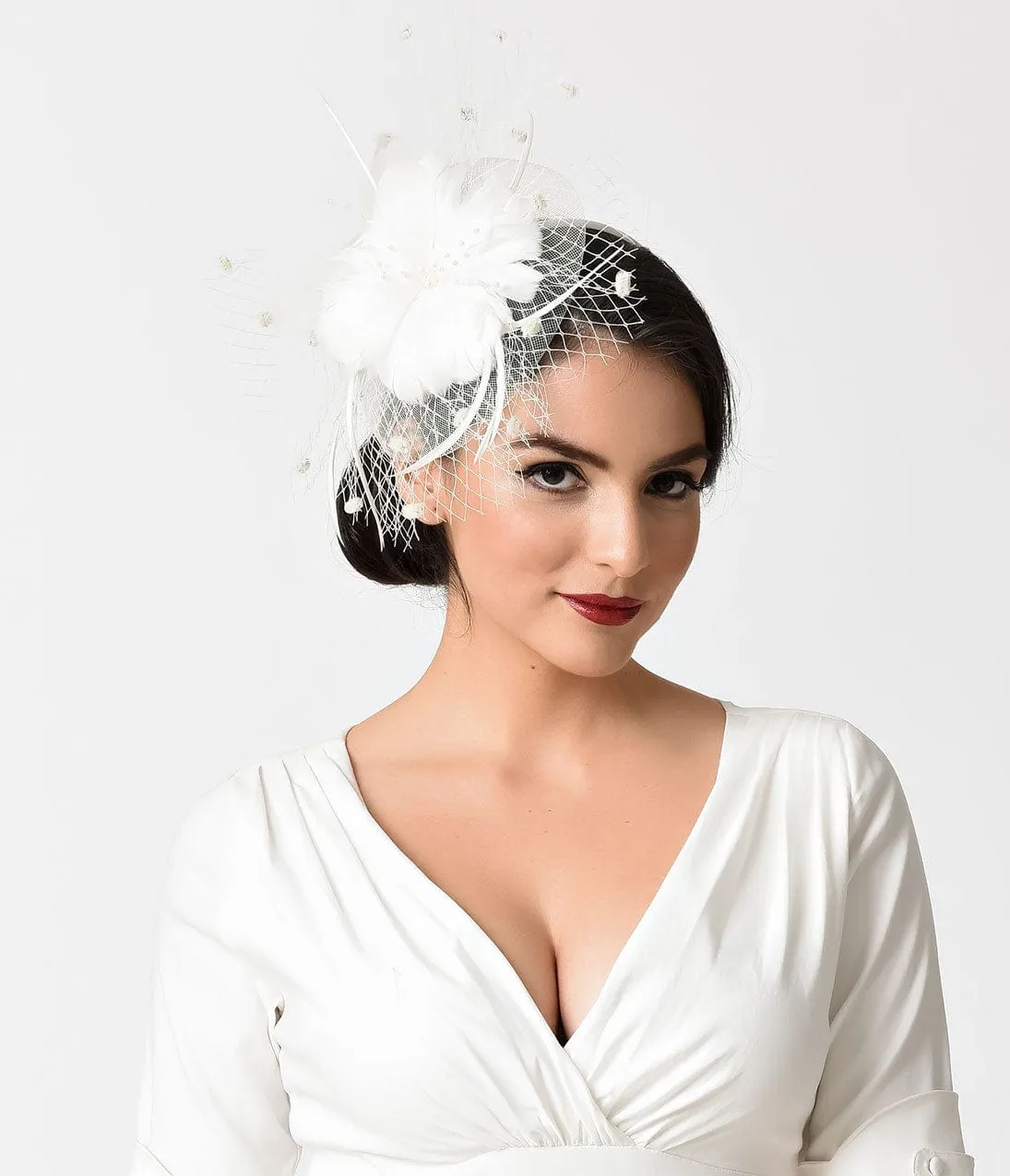 Unique Vintage White Feather & Sinamay Netted Fascinator sold by Unique Vintage product image thumbnail 2