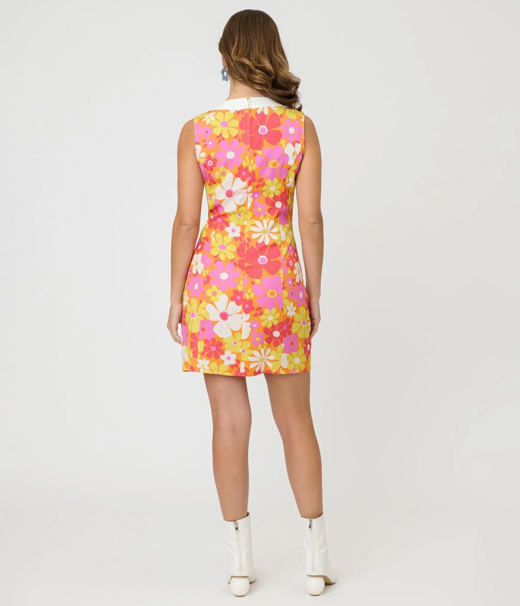 Smak Parlour Orange Flower Print Mod Shift Dress sold by Unique Vintage product image thumbnail 2