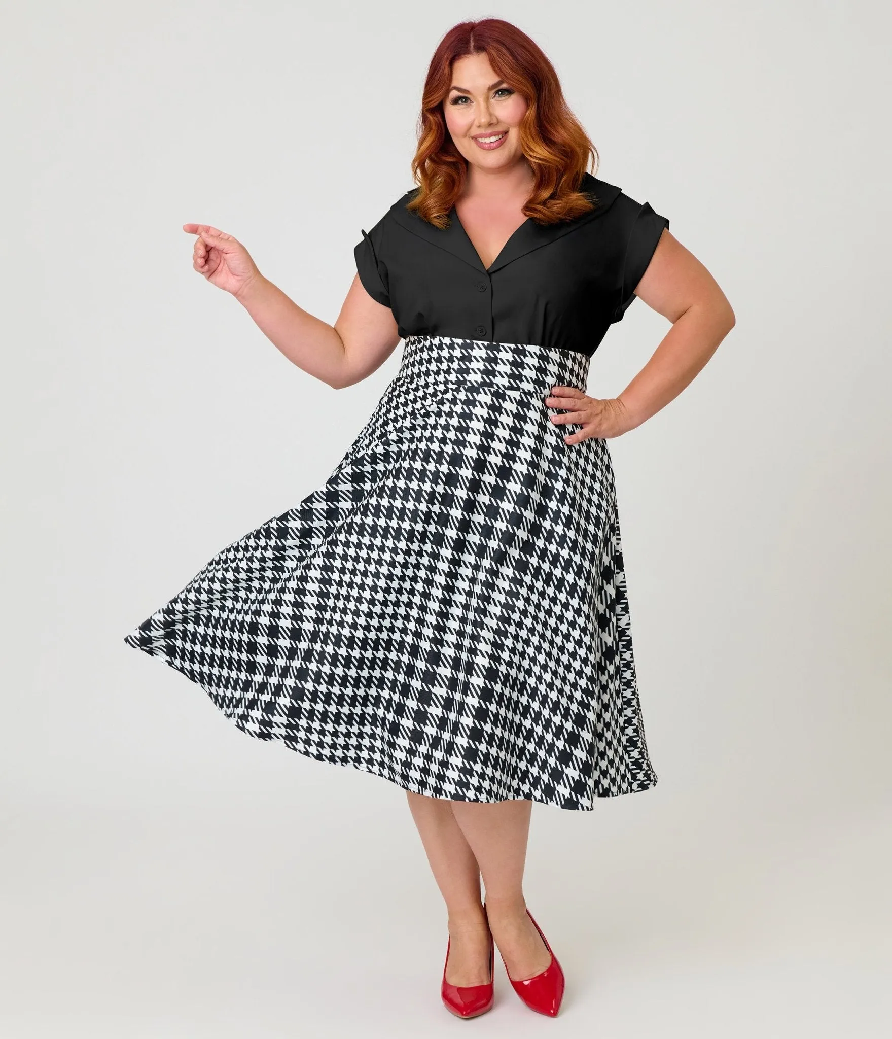 Unique Vintage Plus Size Black & White Houndstooth Vivian Swing Skirt sold by Unique Vintage product image thumbnail 4