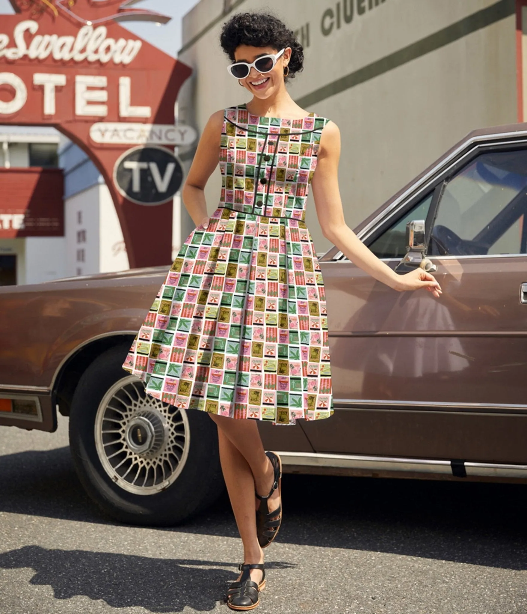 Retrolicious Tropical Print Elizabeth Dress sold by Unique Vintage product image thumbnail 3