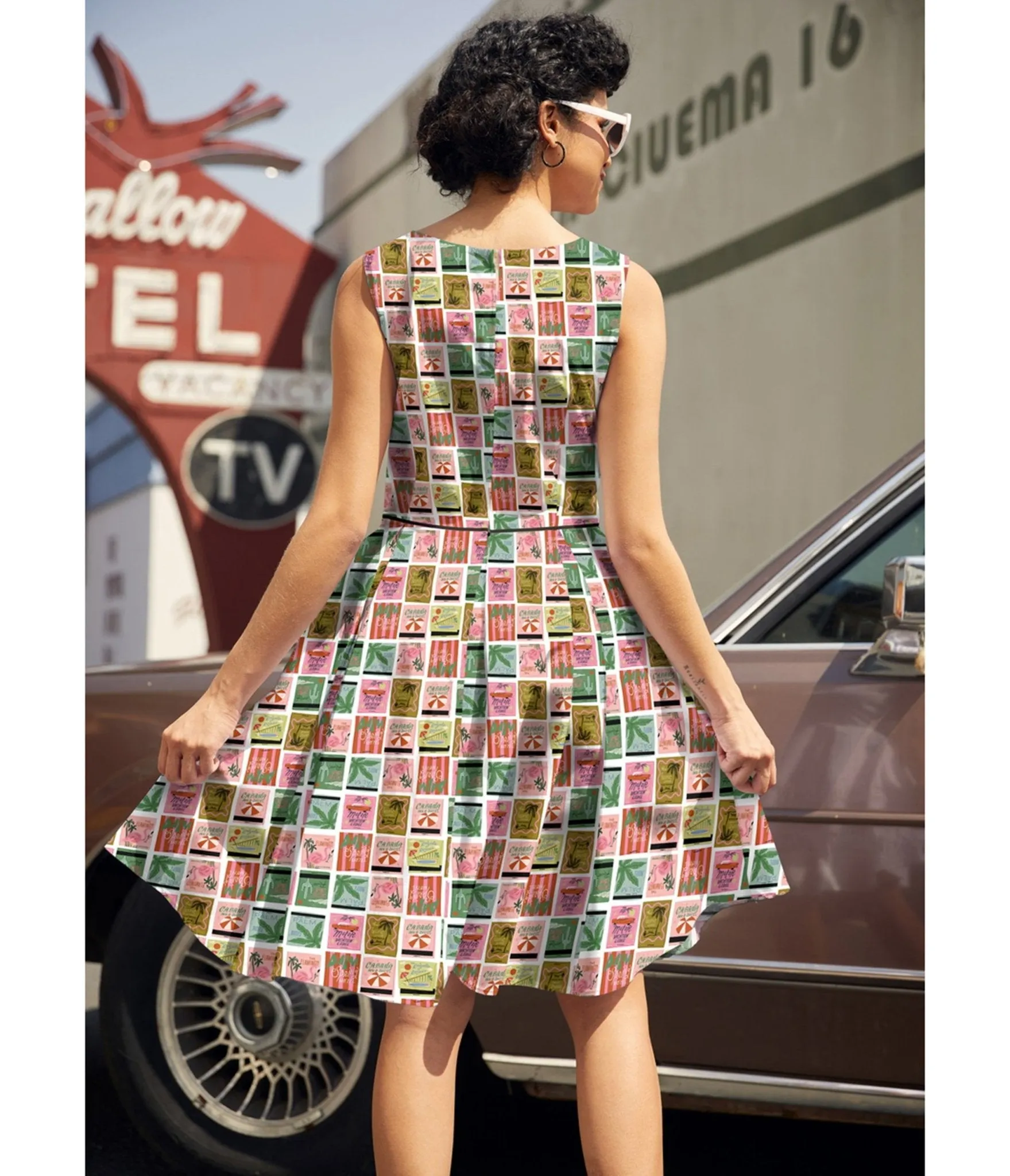 Retrolicious Tropical Print Elizabeth Dress sold by Unique Vintage product image thumbnail 2