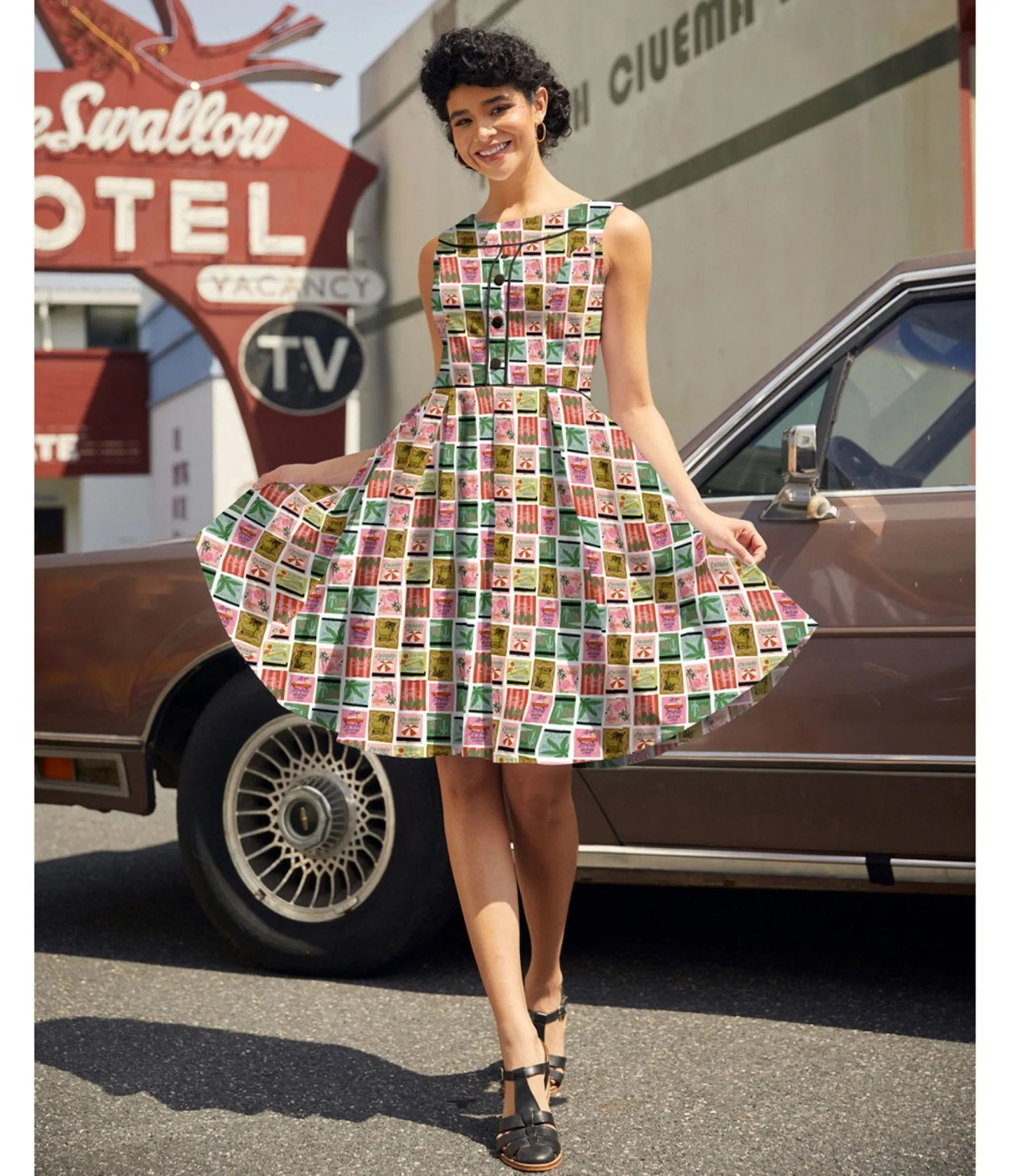 Retrolicious Tropical Print Elizabeth Dress sold by Unique Vintage