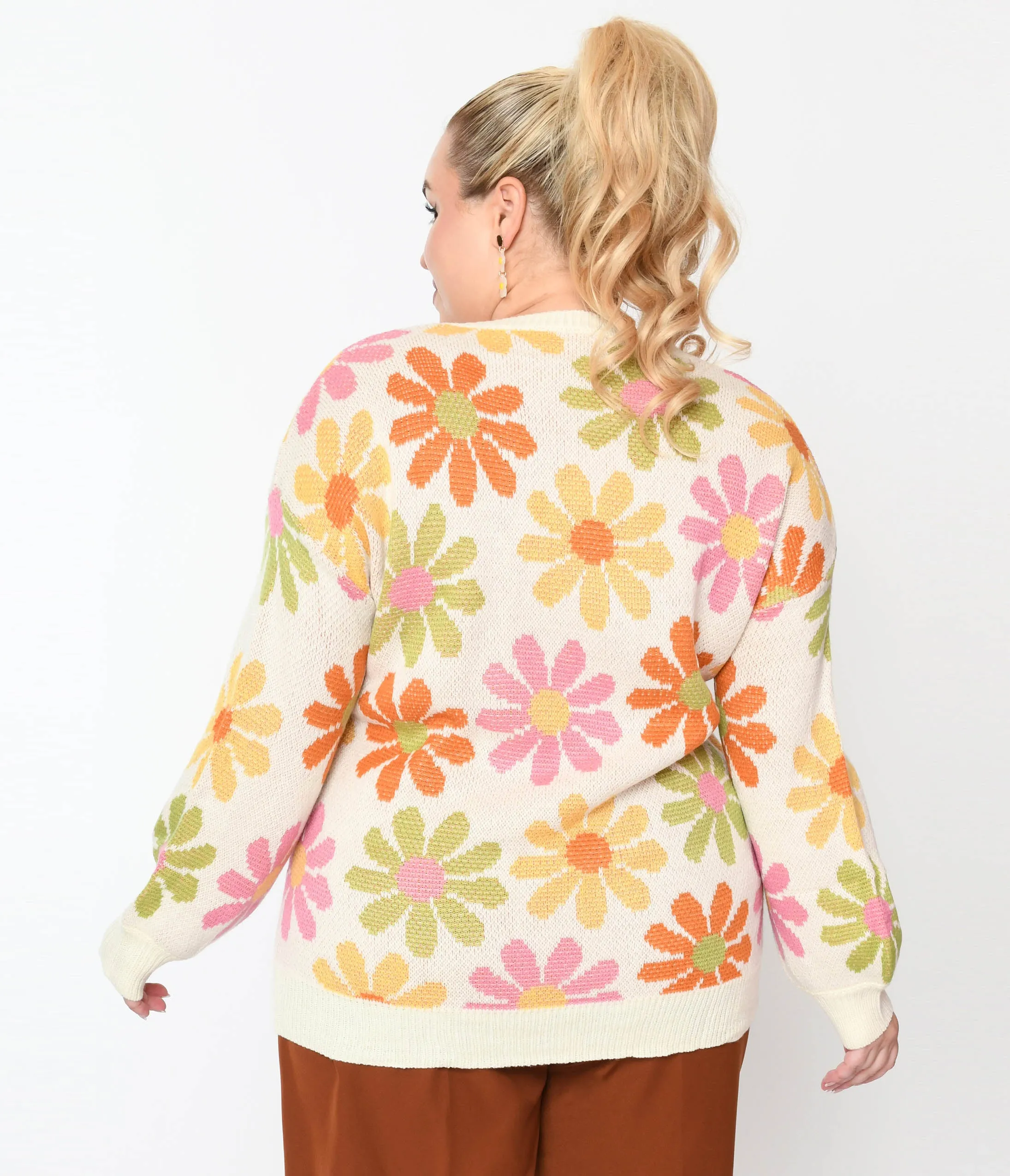 1970s Cream & Multicolor Retro Daisy Pullover Knit Sweater sold by Unique Vintage product image thumbnail 3