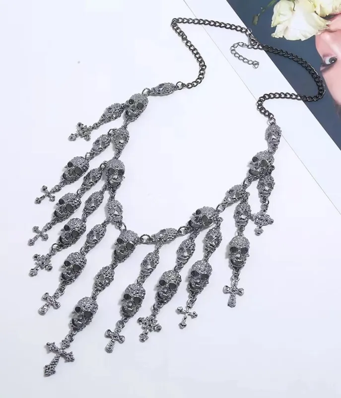 Western Fashion Silver Tone Skull & Cross Necklace made by Unique Vintage