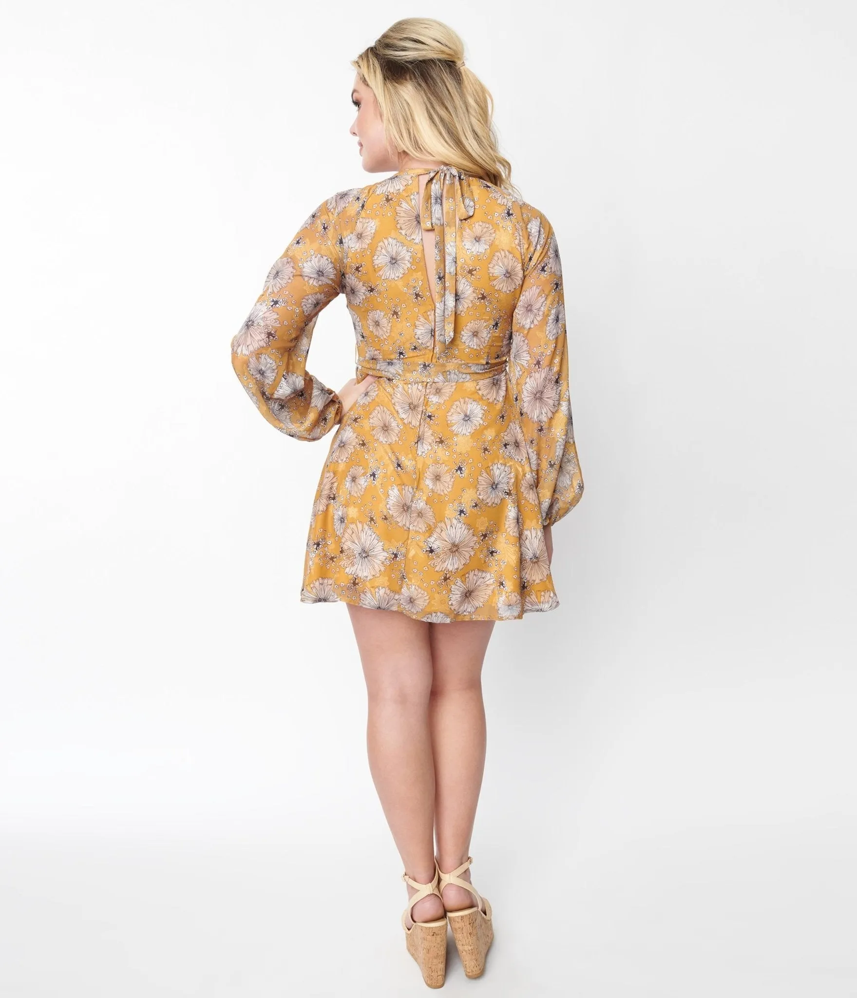 Smak Parlour 1970s Mustard & White Floral Ink Sketch Fit & Flare Dress sold by Unique Vintage product image thumbnail 3