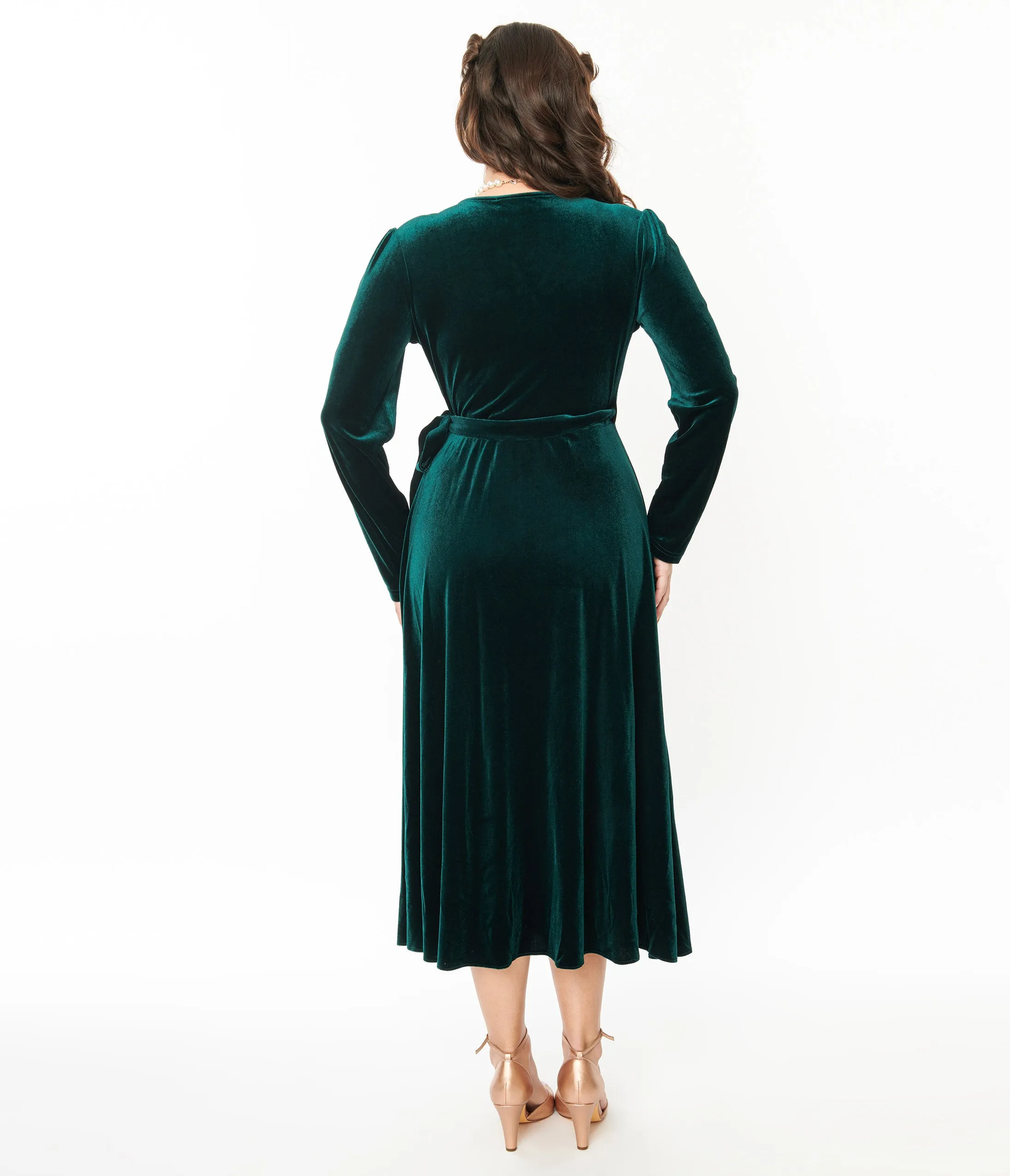 Collectif 1940s Green Velvet Kendra Wrap Dress sold by Unique Vintage product image thumbnail 3