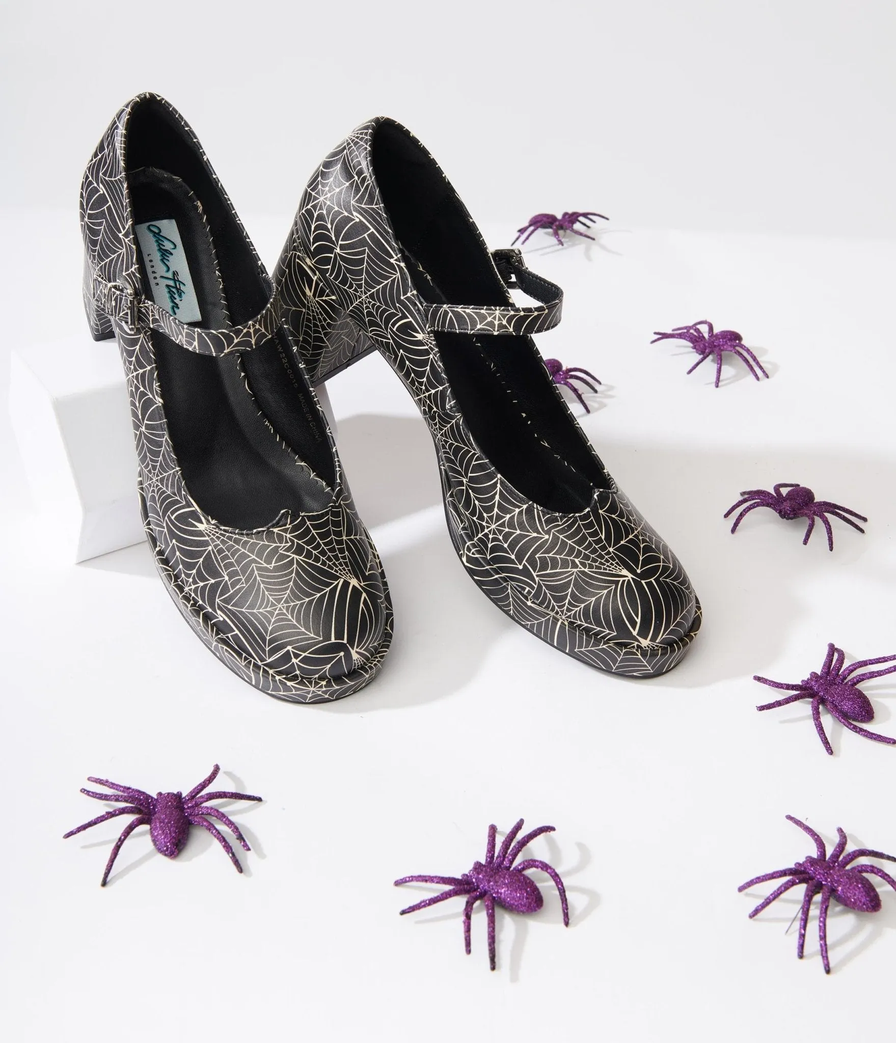 Lulu Hun Spiderweb Sandy Jane Heels sold by Unique Vintage product image thumbnail 3