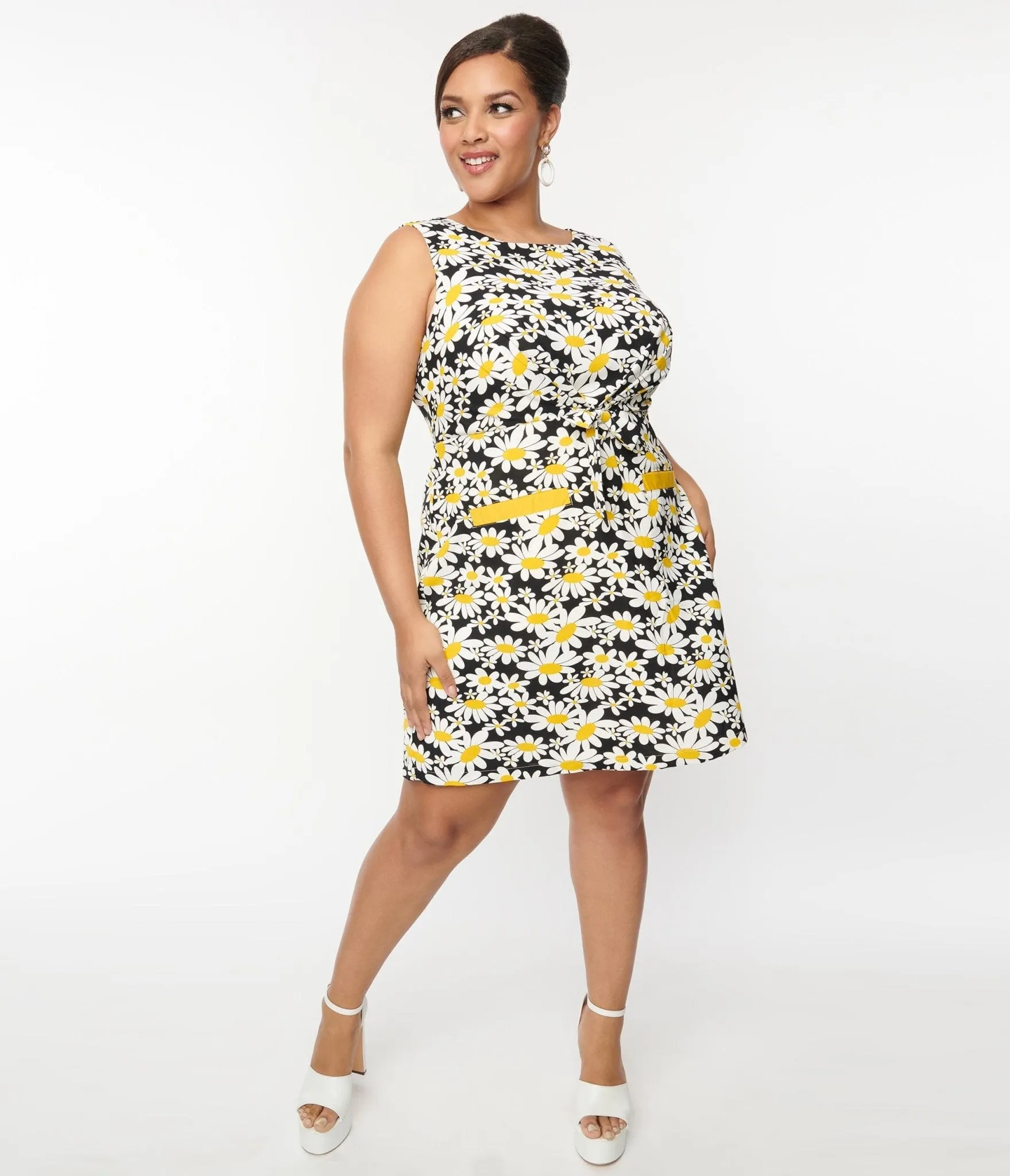 Smak Parlour Black & White Daisies Tie Front Shift Dress sold by Unique Vintage