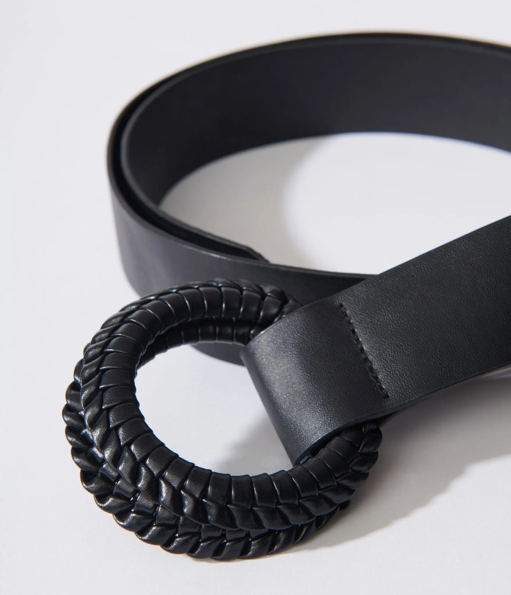 Black Double Ring Belt sold by Unique Vintage product image thumbnail 2