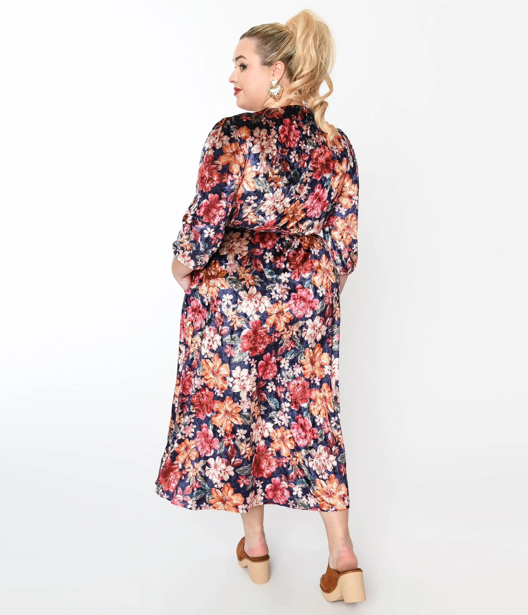 Purple & Multicolor Floral Velvet Midi Dress sold by Unique Vintage product image thumbnail 3