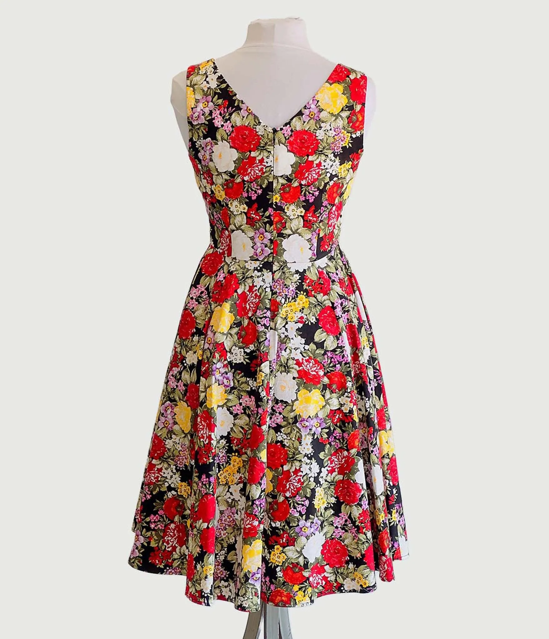 Black Garden Floral Swing Dress sold by Unique Vintage product image thumbnail 3