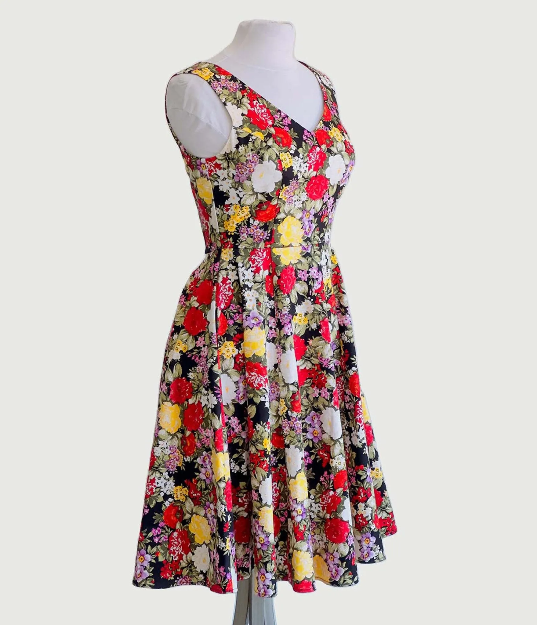 Black Garden Floral Swing Dress sold by Unique Vintage product image thumbnail 2