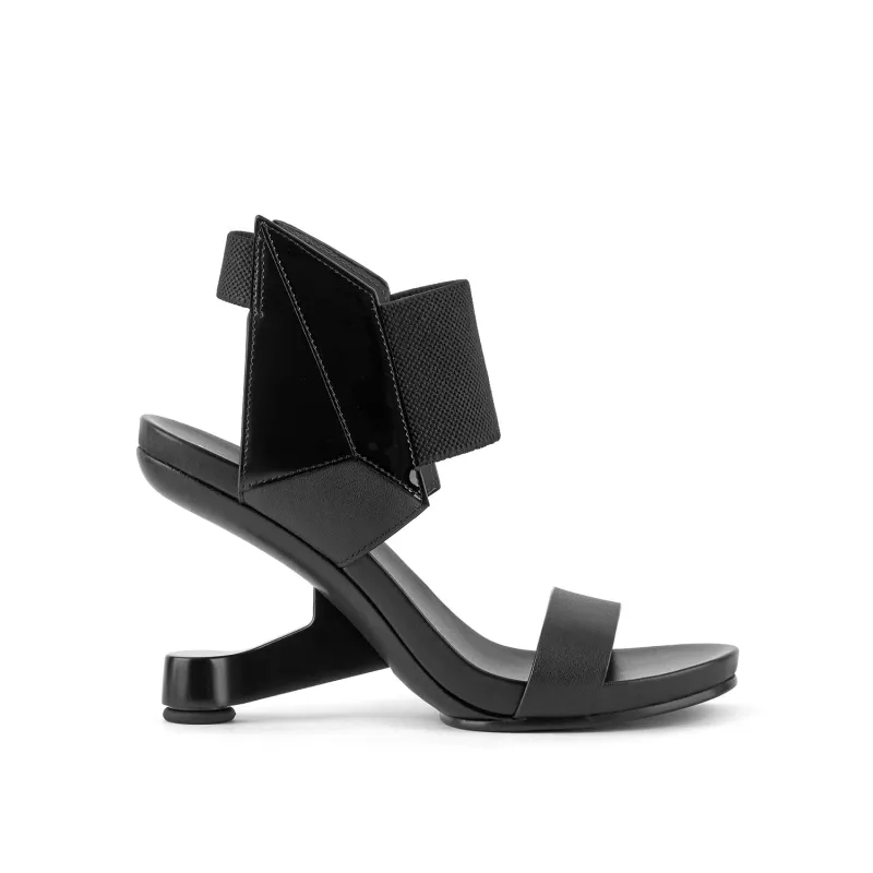 Eamz 3D made by United Nude