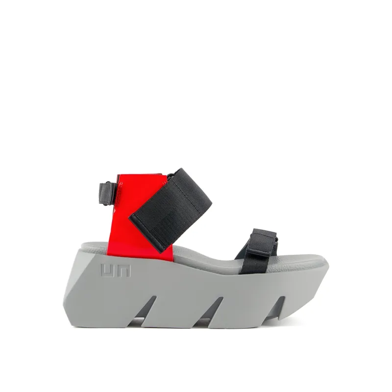 Bull Run sold by United Nude