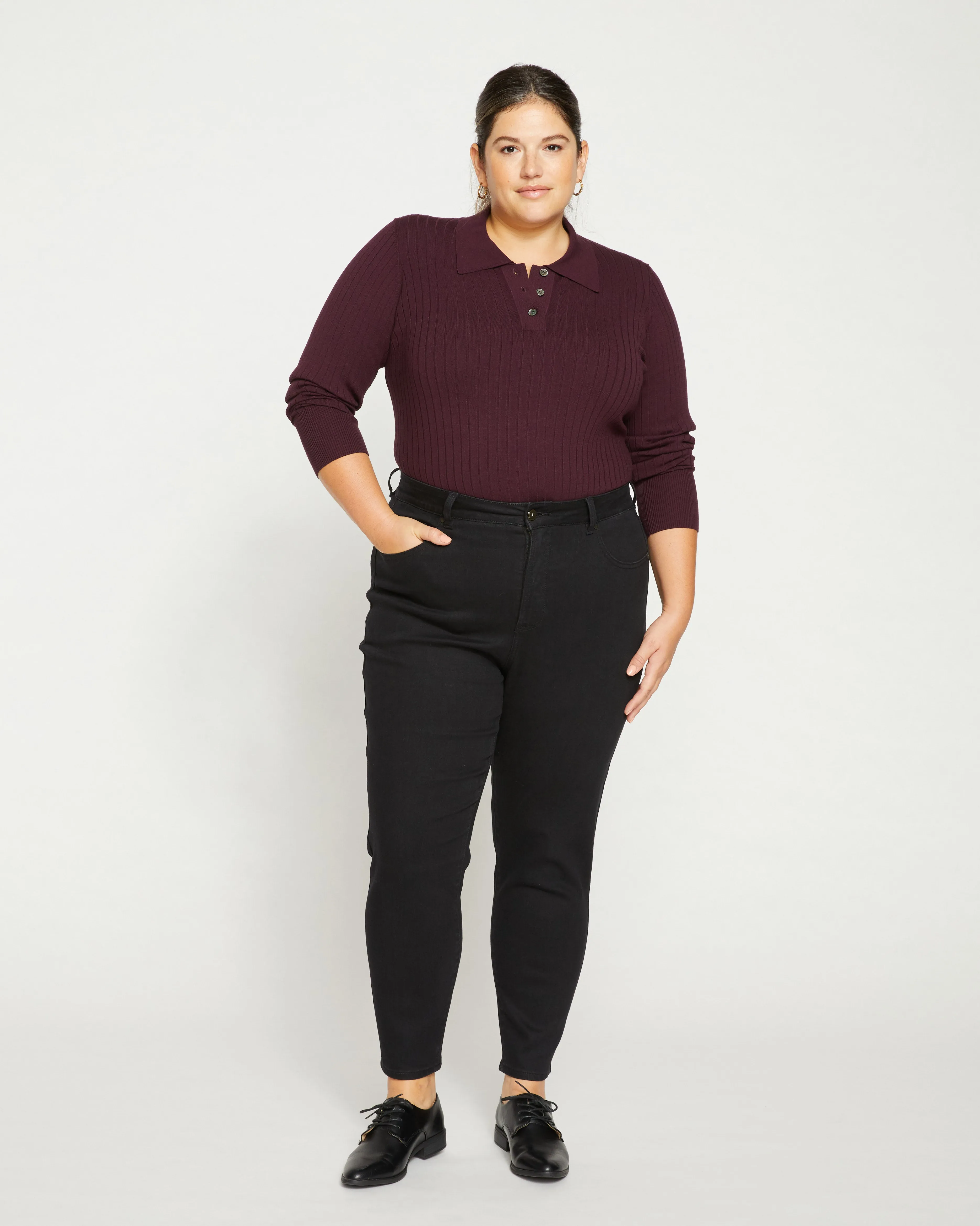 Joni High Rise Curve Slim Leg Jeans 27 Inch - Black sold by Universal Standard