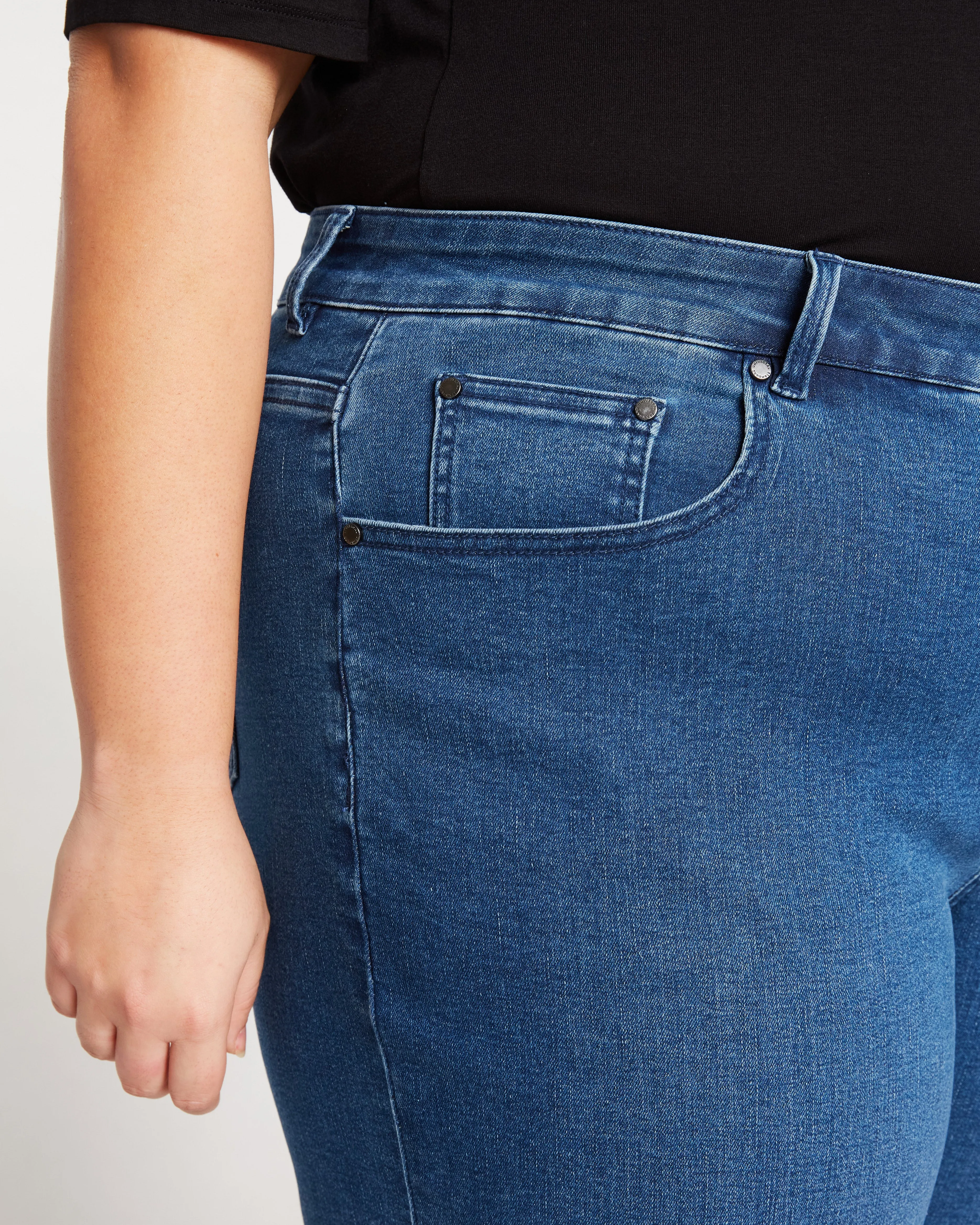 Bae Boyfriend Crop Jeans - True Blue sold by Universal Standard product image thumbnail 4