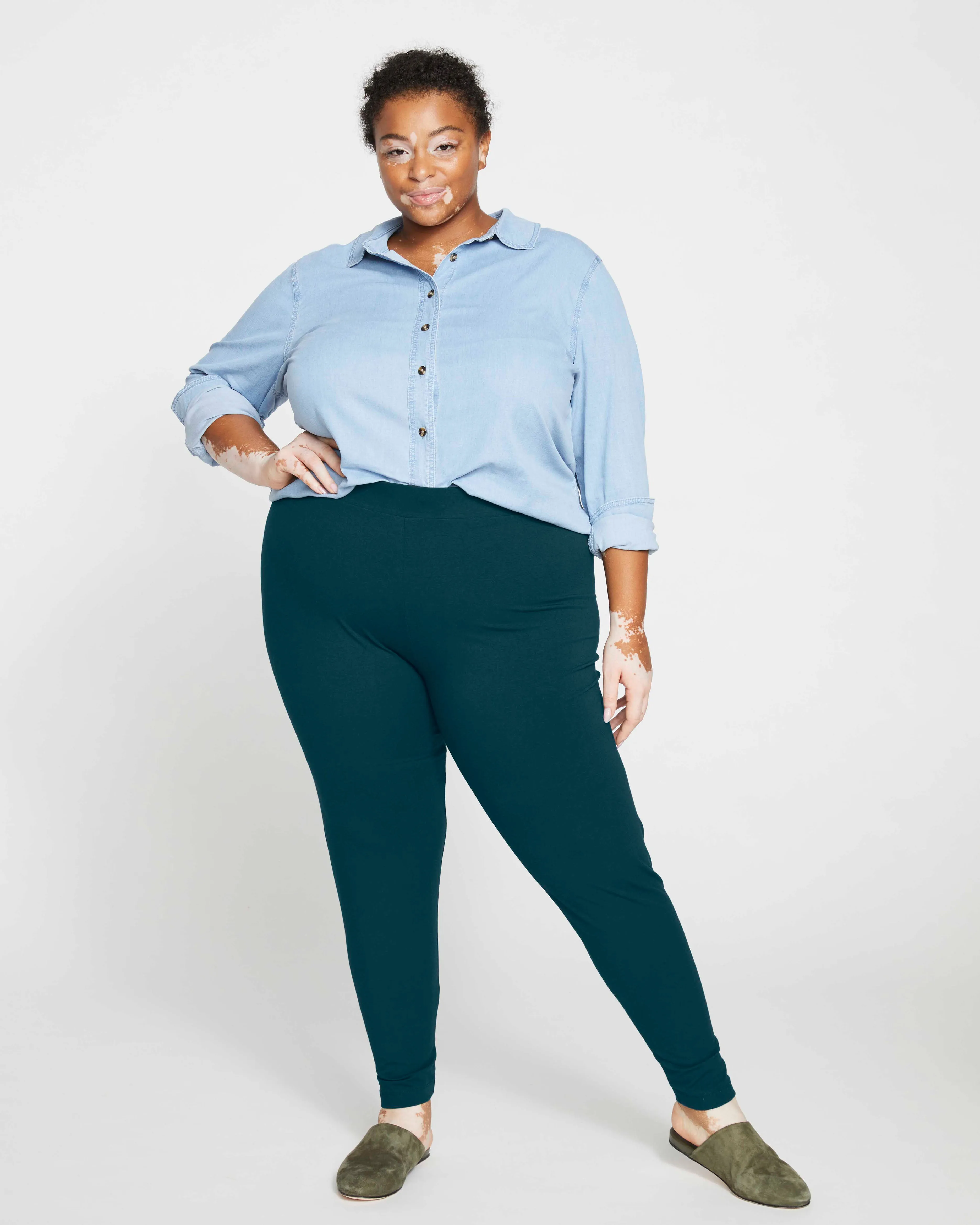 Roya Leggings 27 Inch - Deep Sea sold by Universal Standard