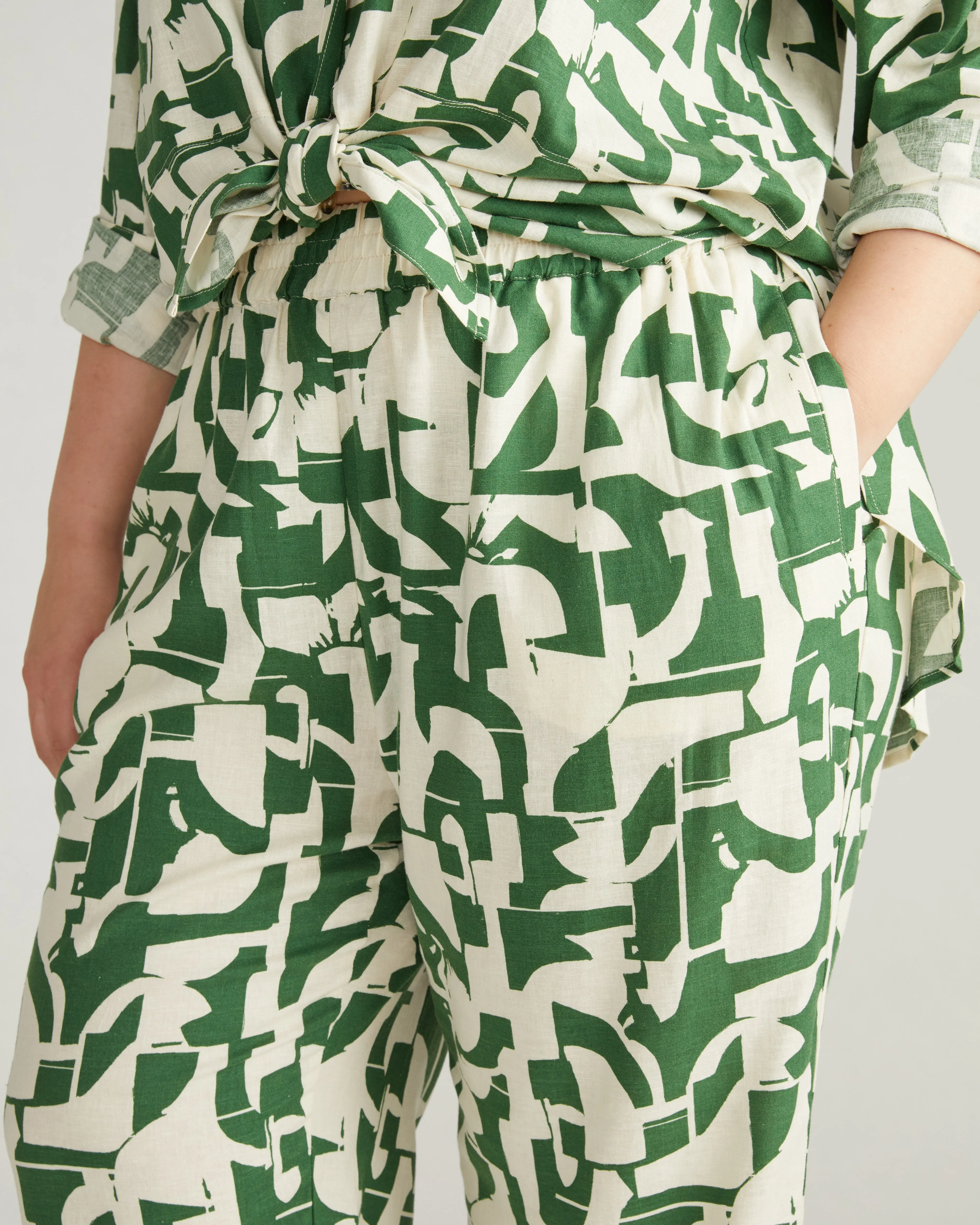 Iris Linen Easy Pull-On Pants - Hedge Maze Print sold by Universal Standard product image thumbnail 2