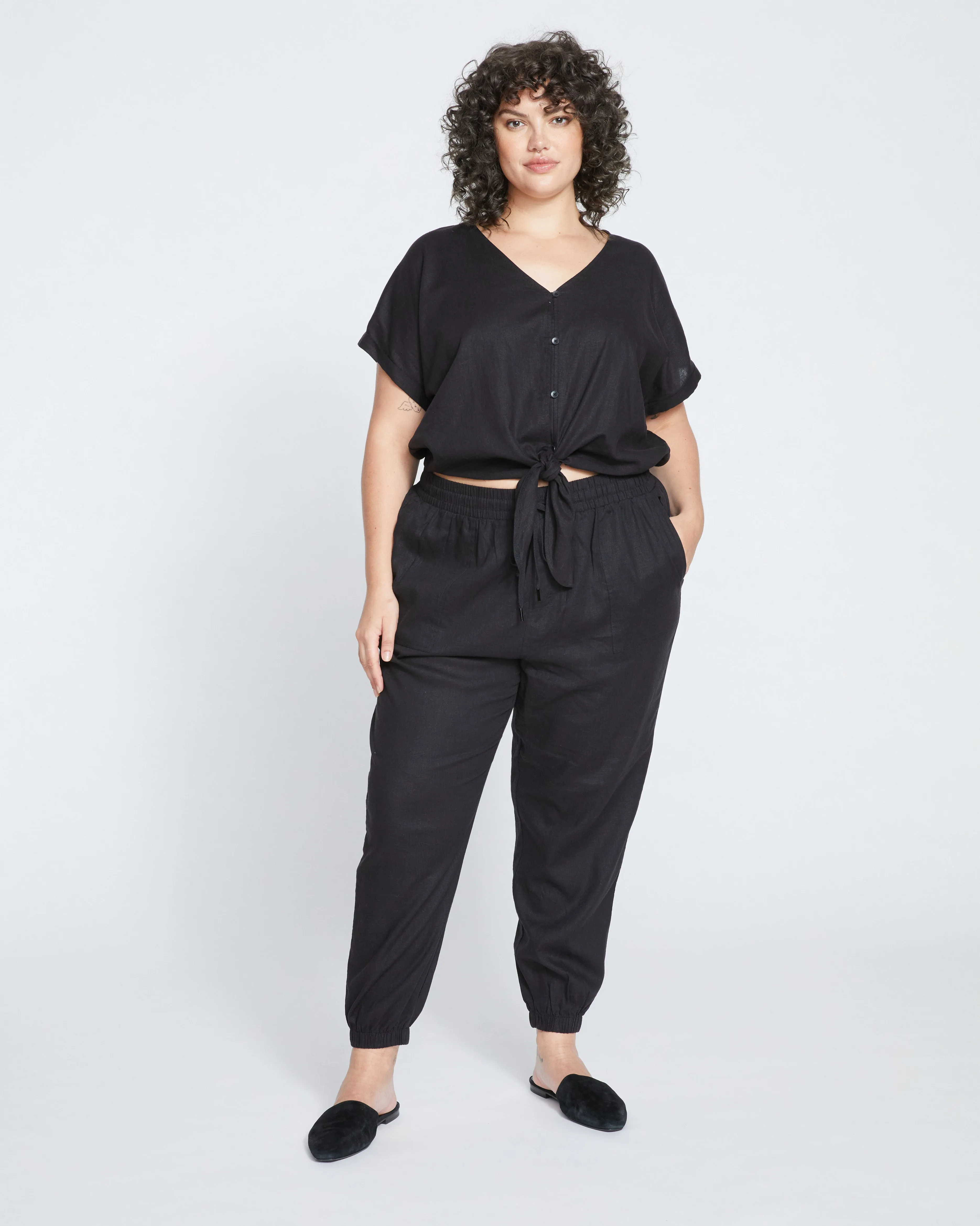 Shoreline Linen Joggers - Black sold by Universal Standard