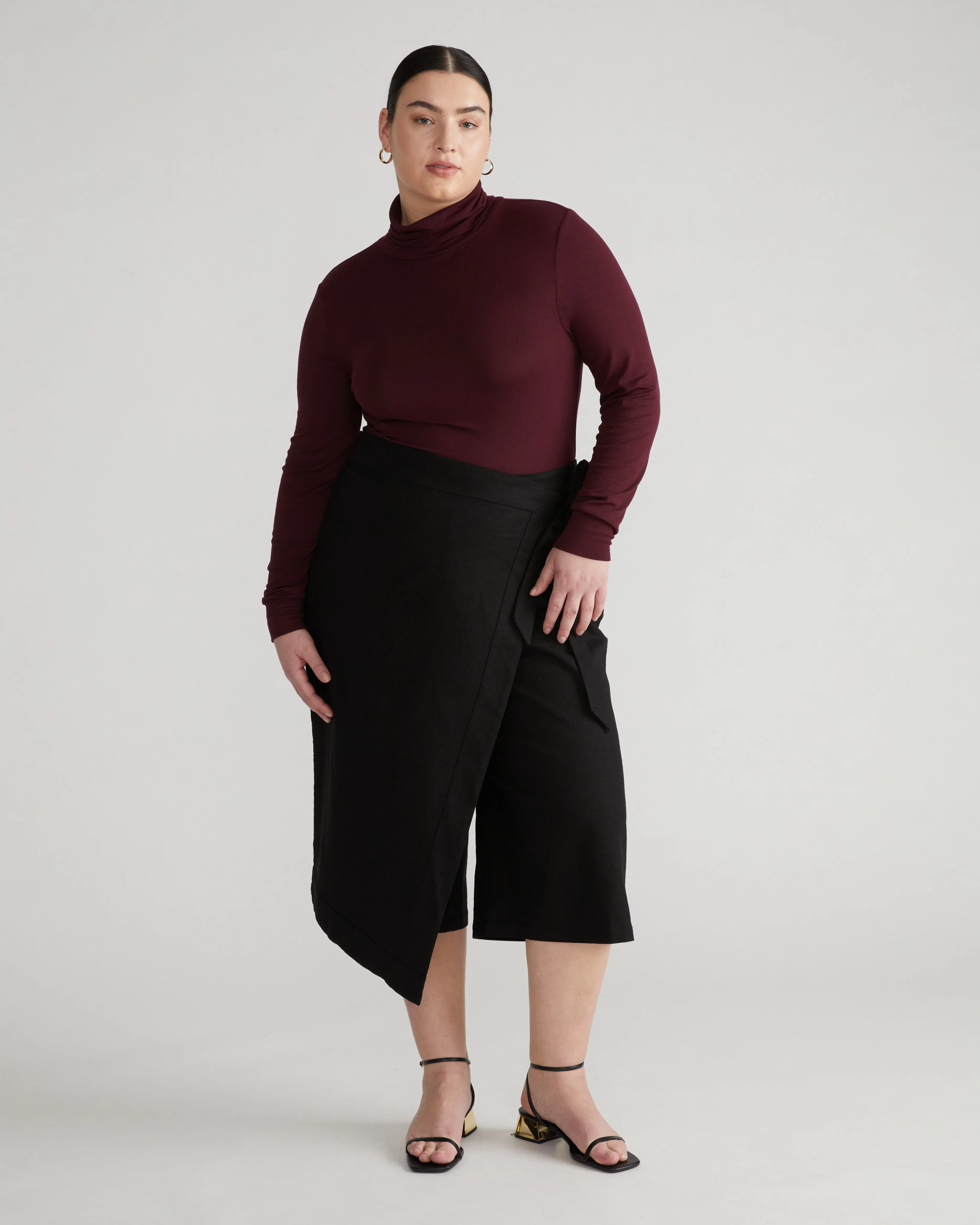 Villa Linen Wrap Culottes - Black sold by Universal Standard