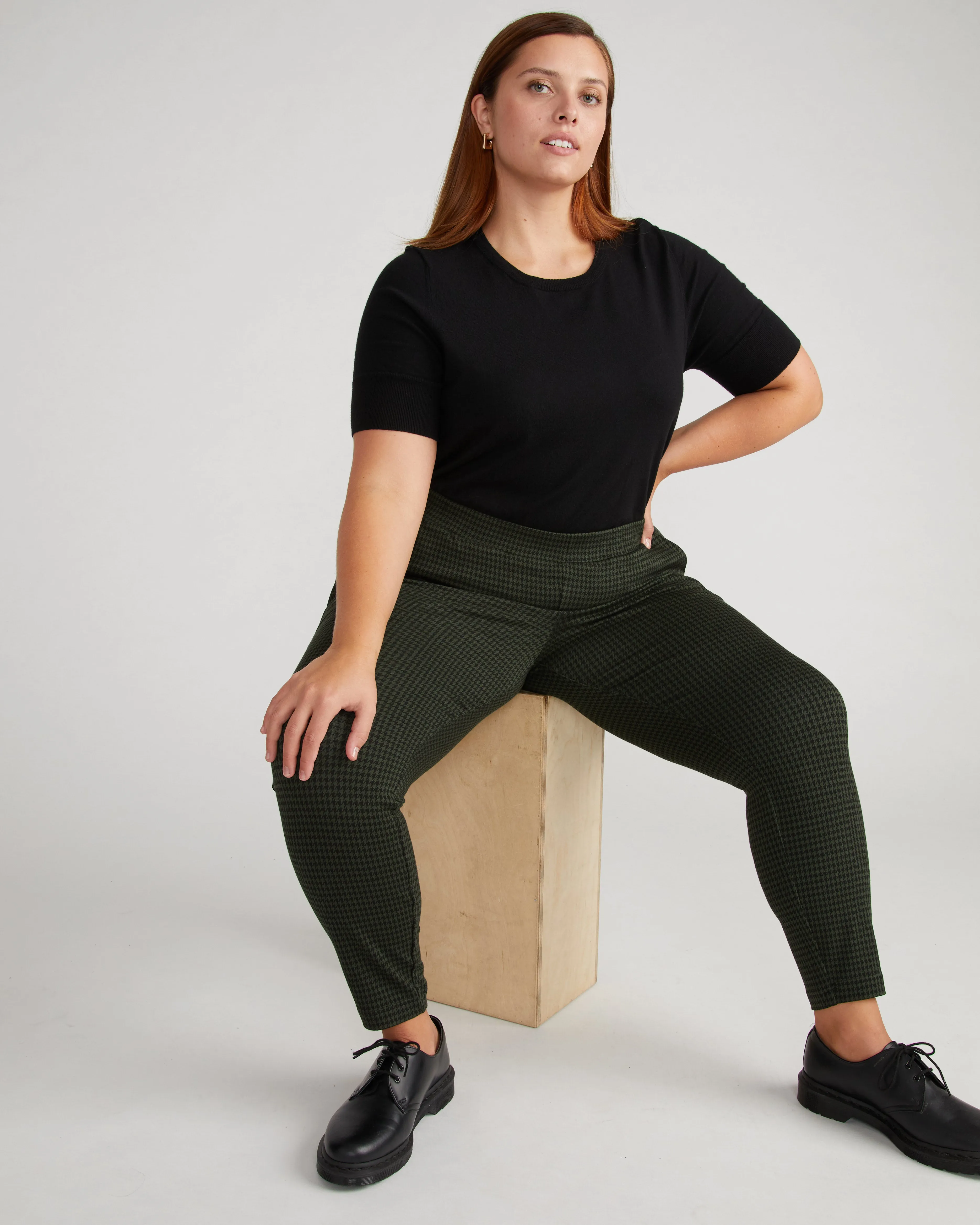 Minimalist Moro Pocket Signature Ponte Pants - Forest Houndstooth sold by Universal Standard product image thumbnail 2