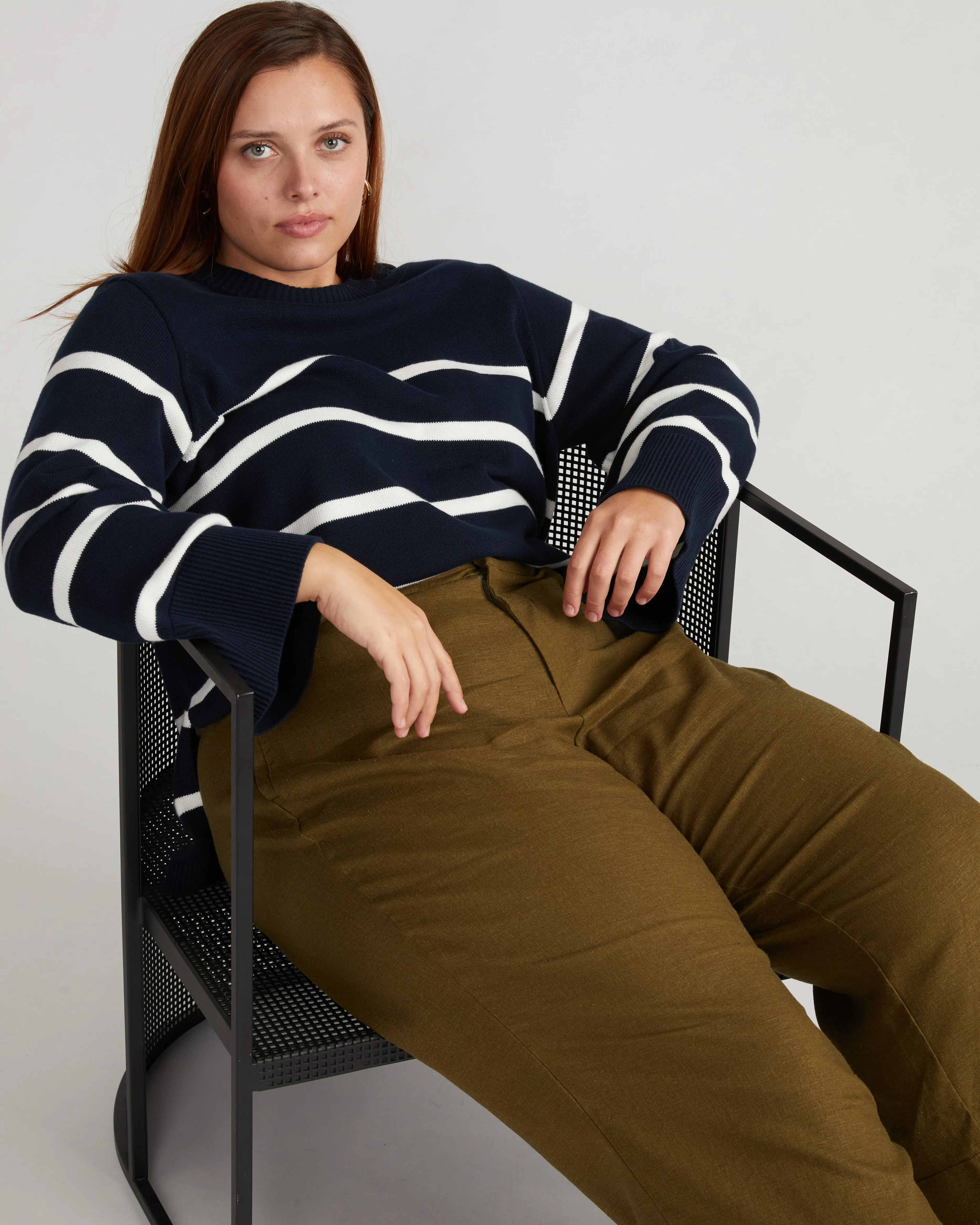 Courtyard Linen Capris - Budding Stem sold by Universal Standard product image thumbnail 4